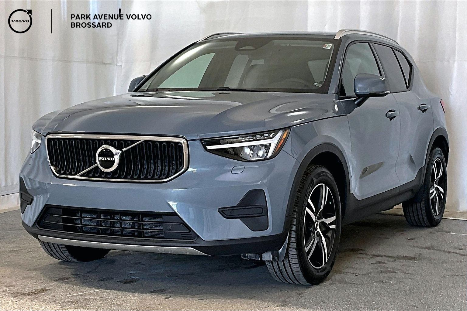2023 Volvo XC40 CORE