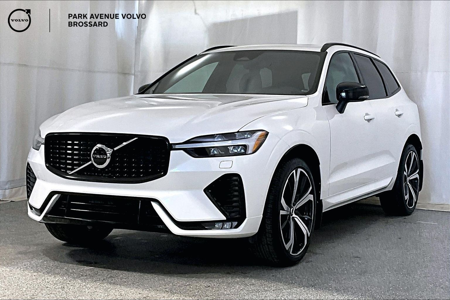 2022 Volvo XC60 R-DESIGN