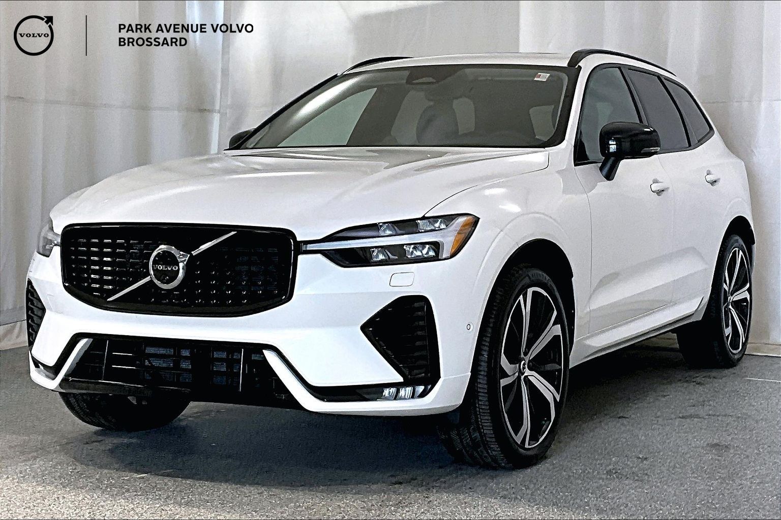 2023 Volvo XC60 ULTIMATE DARK