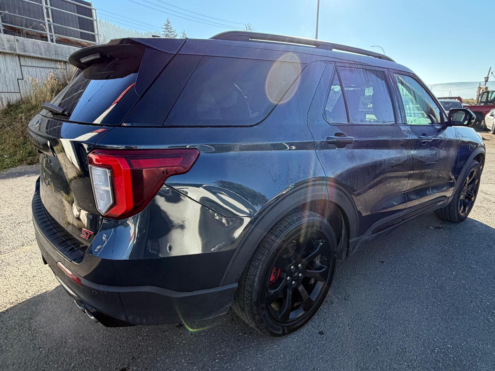 Photo 2023 Ford Explorer ST #3