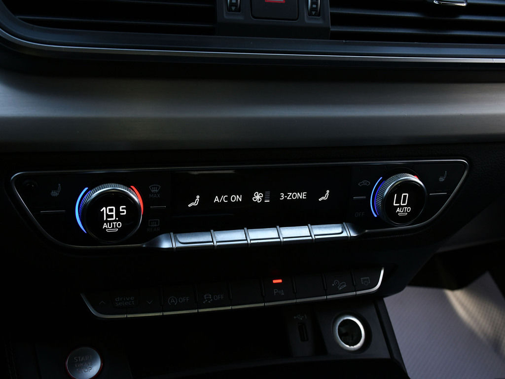 2019 Audi SQ5 Technik NAV|PANOROOF|BLUETOOTH