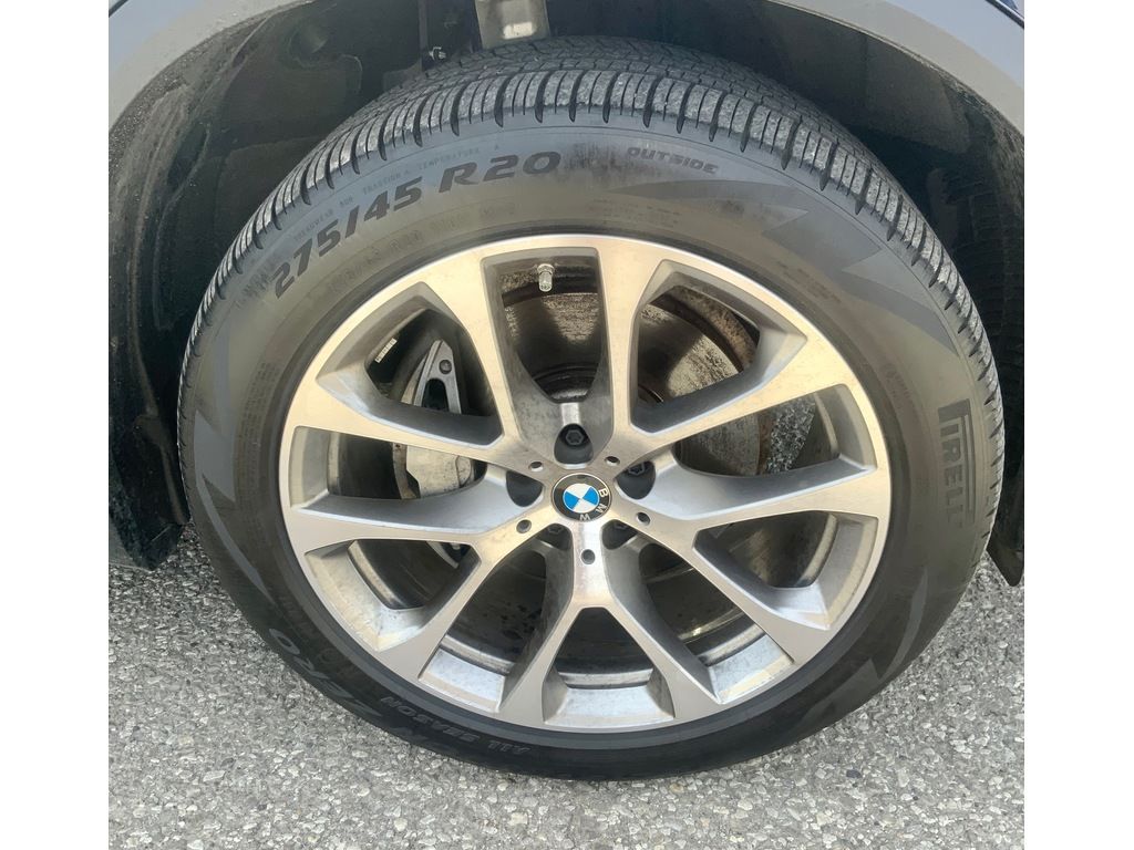 2024 BMW X5 XDrive40i Premium Essential Package and Advance Driver Assist