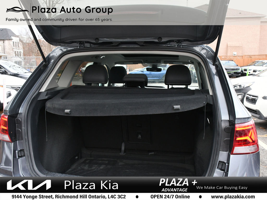 2024 Volkswagen Taos Comfortline Pano Roof|Carplay|Blind Spot Assist|Low Kms|