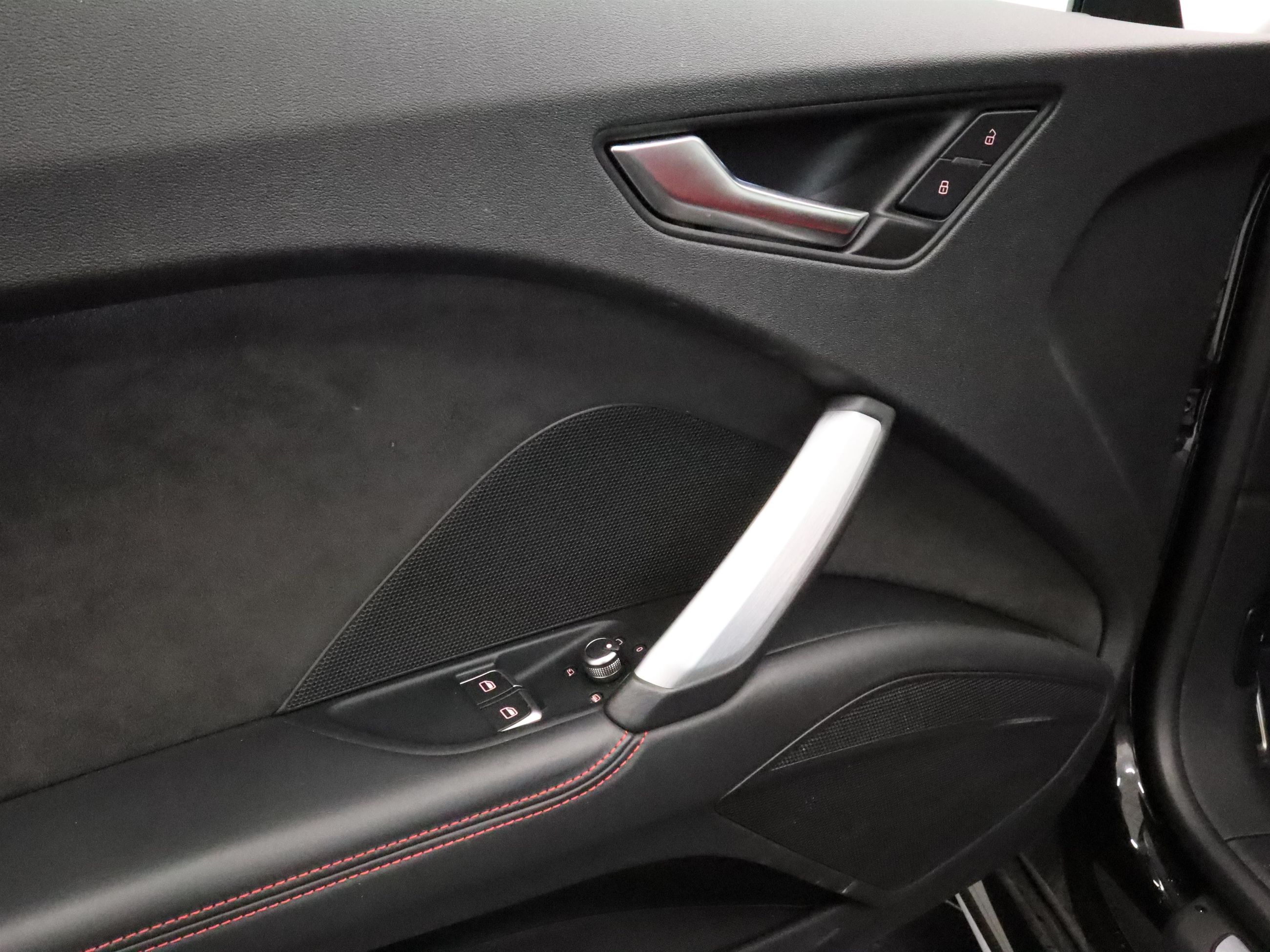 Audi TTS  2020 à Vancouver, Colombie-Britannique
