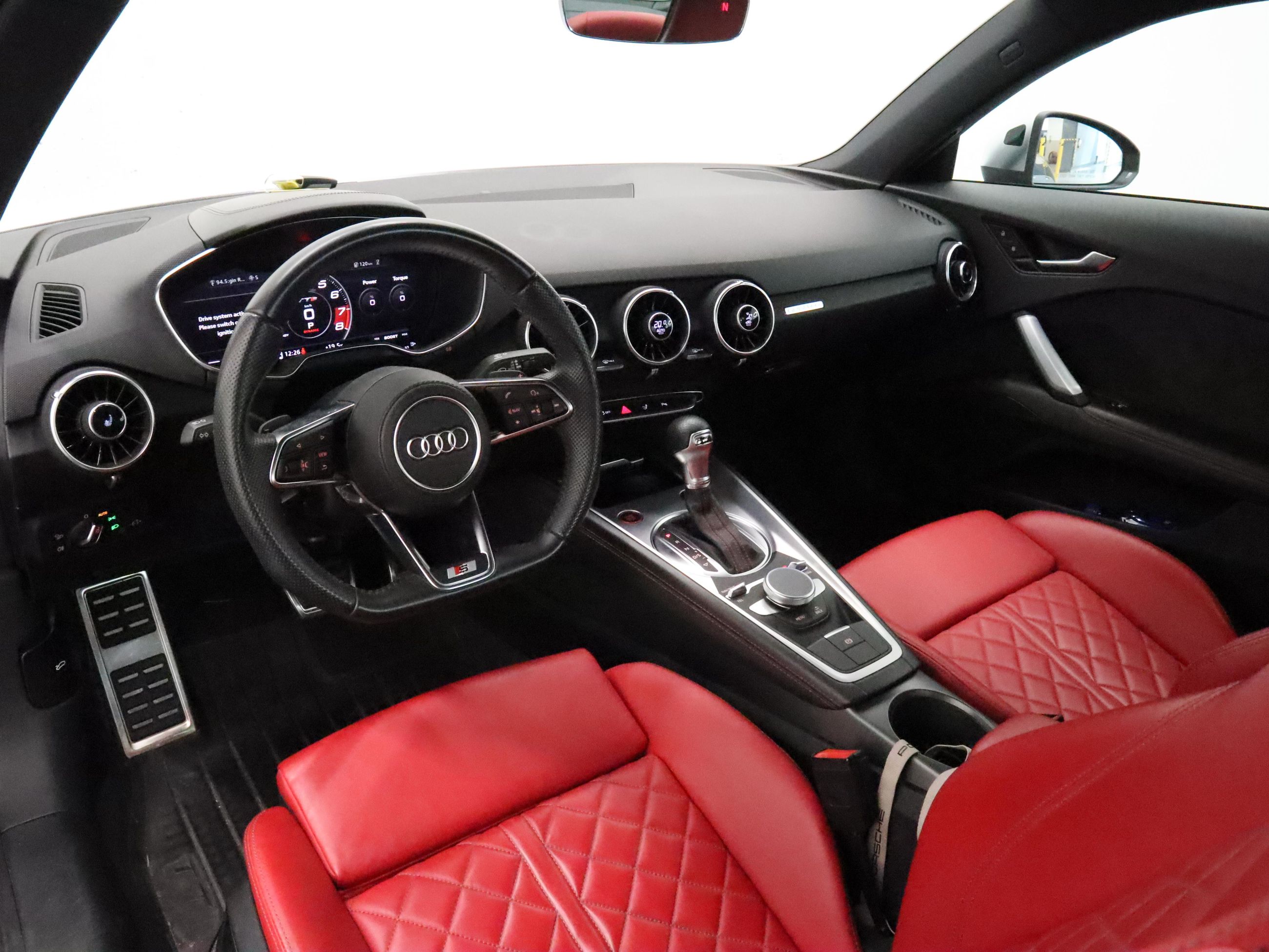 Audi TTS  2020 à Vancouver, Colombie-Britannique