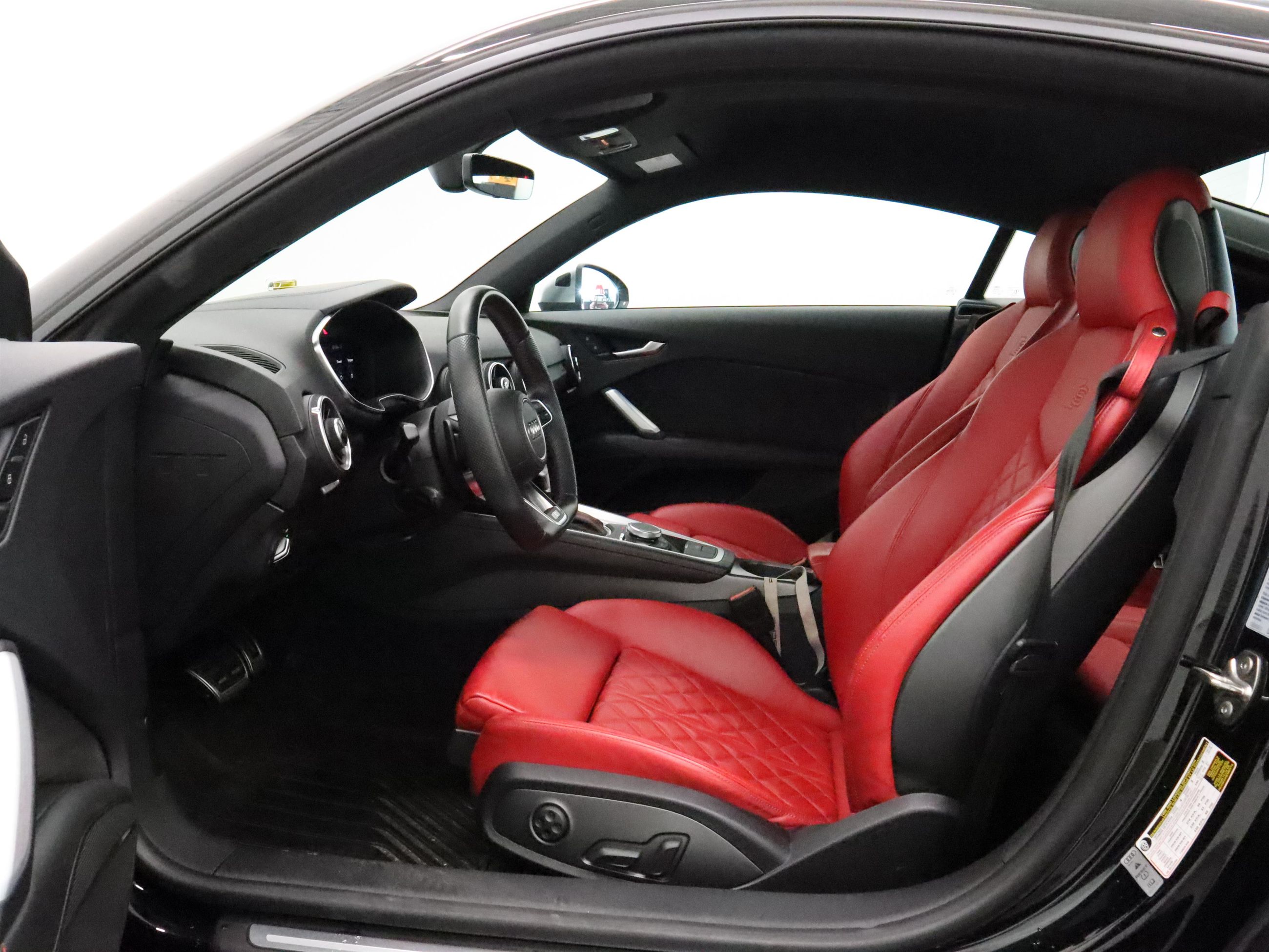 Audi TTS  2020 à Vancouver, Colombie-Britannique