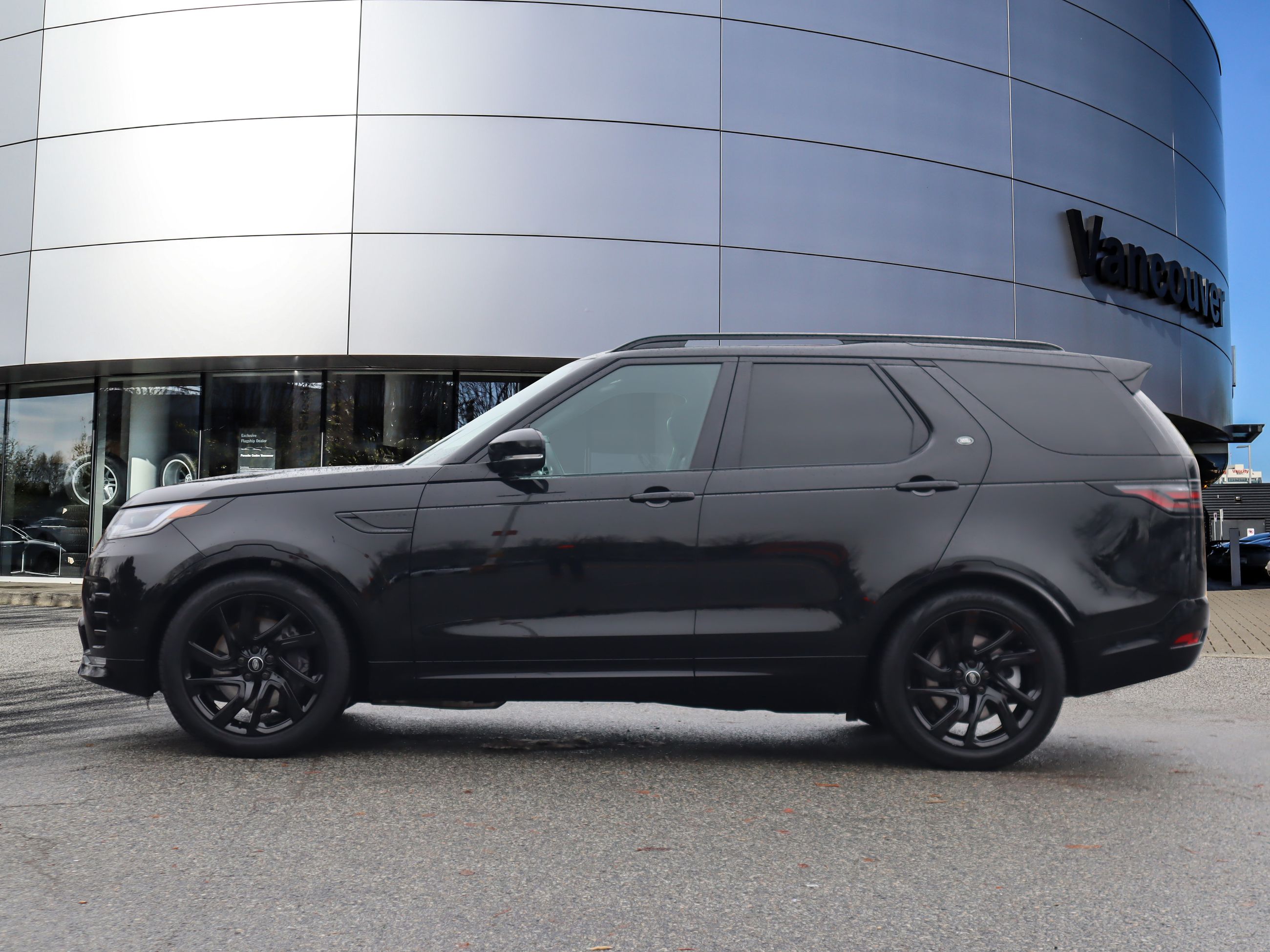 2023 Land Rover Discovery in Vancouver, British Columbia