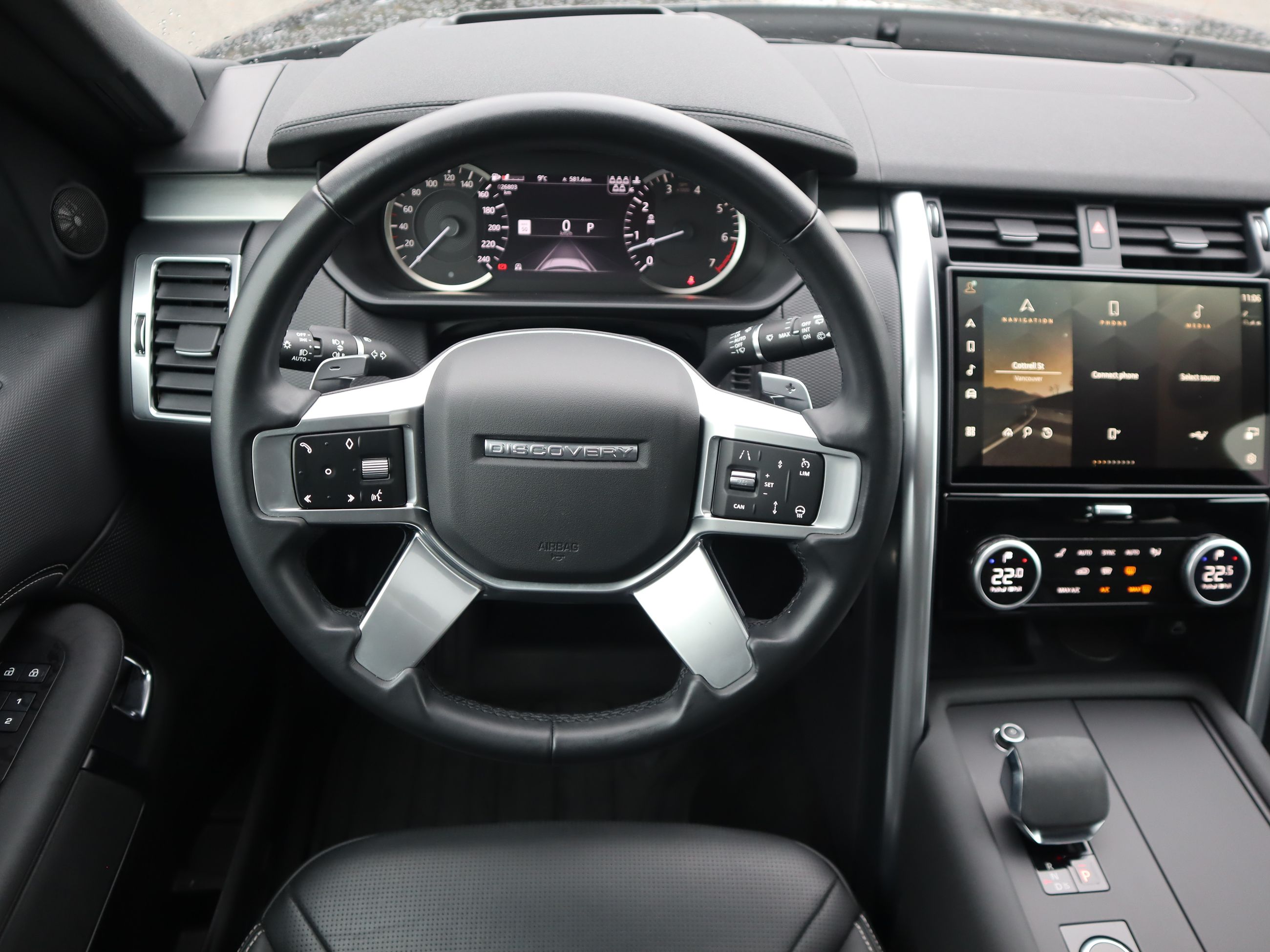 2023 Land Rover Discovery in Vancouver, British Columbia