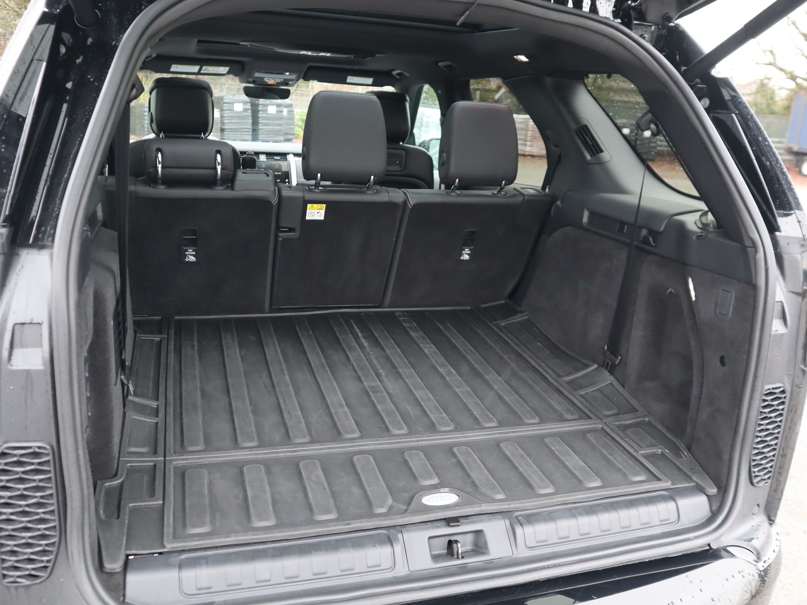 2023 Land Rover Discovery in Vancouver, British Columbia