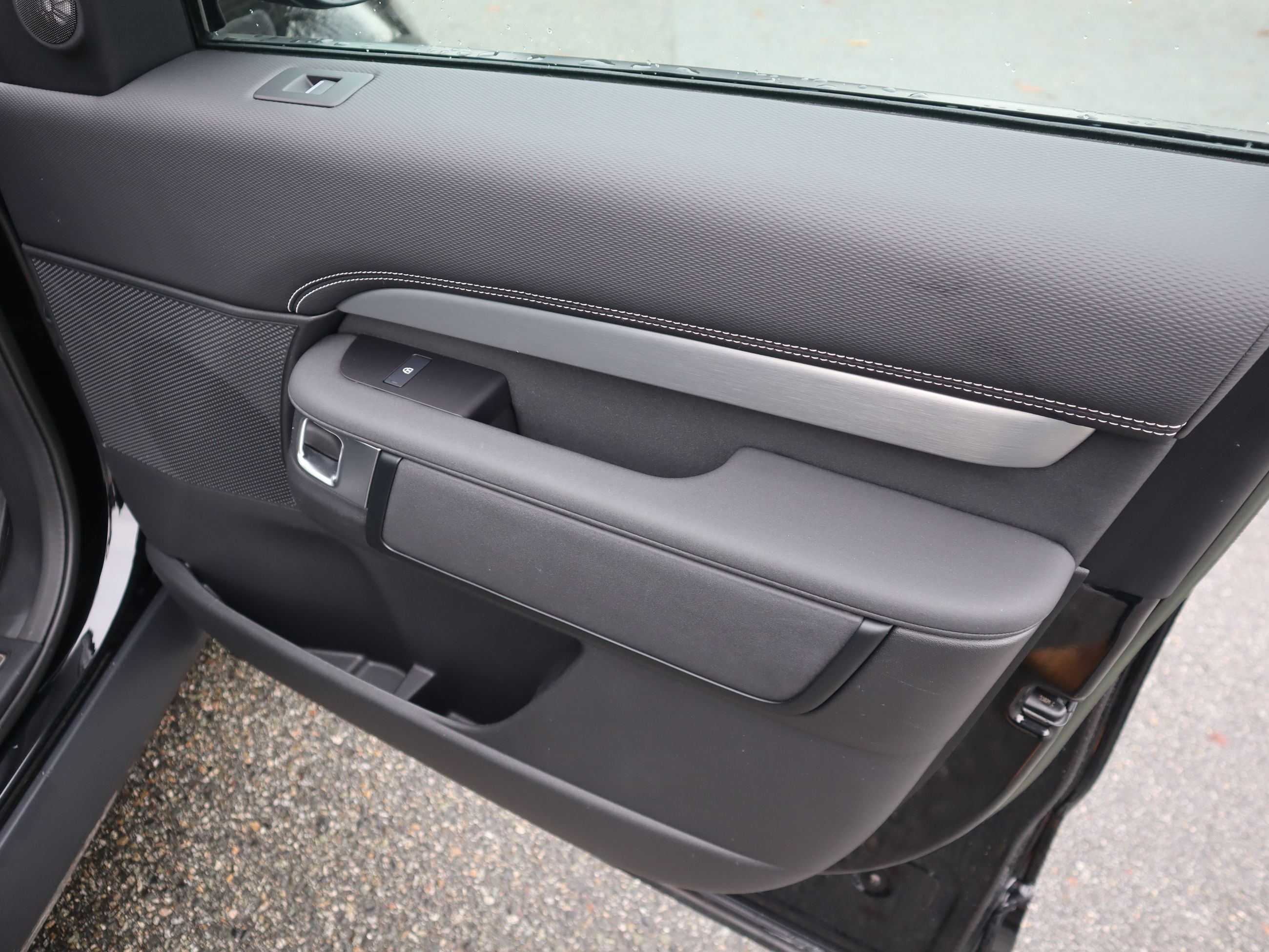 2023 Land Rover Discovery in Vancouver, British Columbia