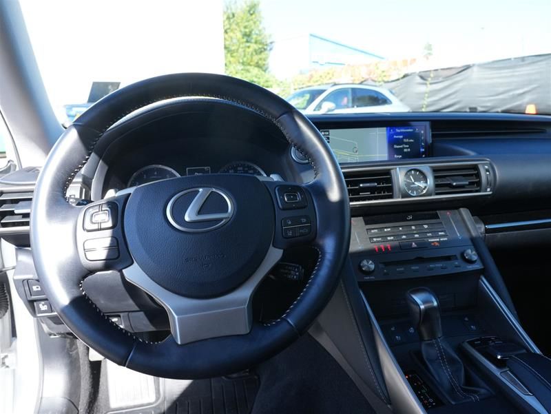 Lexus IS  2019 à Vancouver, Colombie-Britannique
