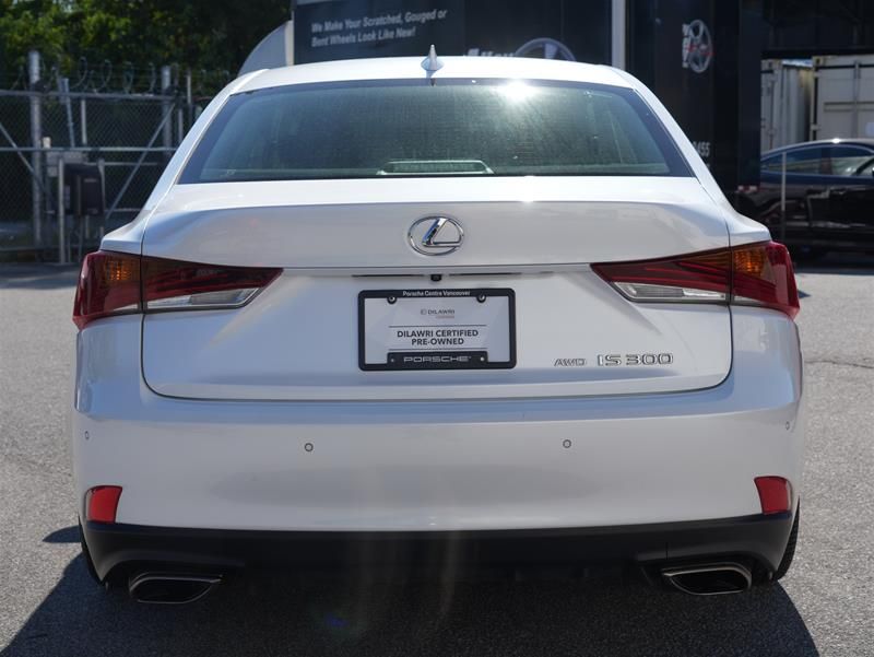 Lexus IS  2019 à Vancouver, Colombie-Britannique