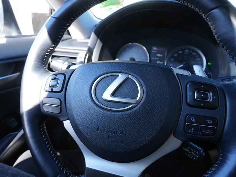 Lexus IS  2019 à Vancouver, Colombie-Britannique