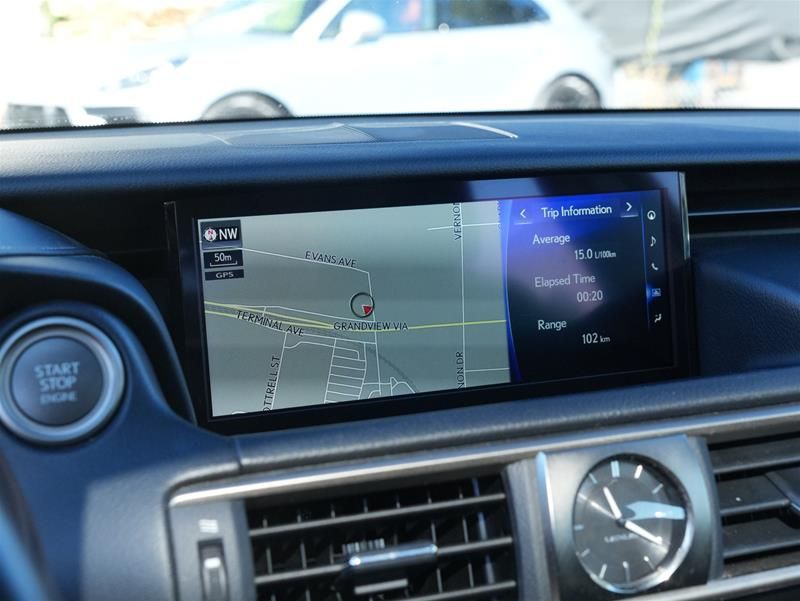 Lexus IS  2019 à Vancouver, Colombie-Britannique