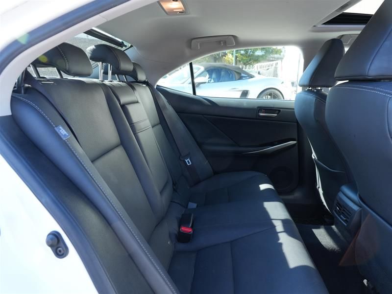 Lexus IS  2019 à Vancouver, Colombie-Britannique