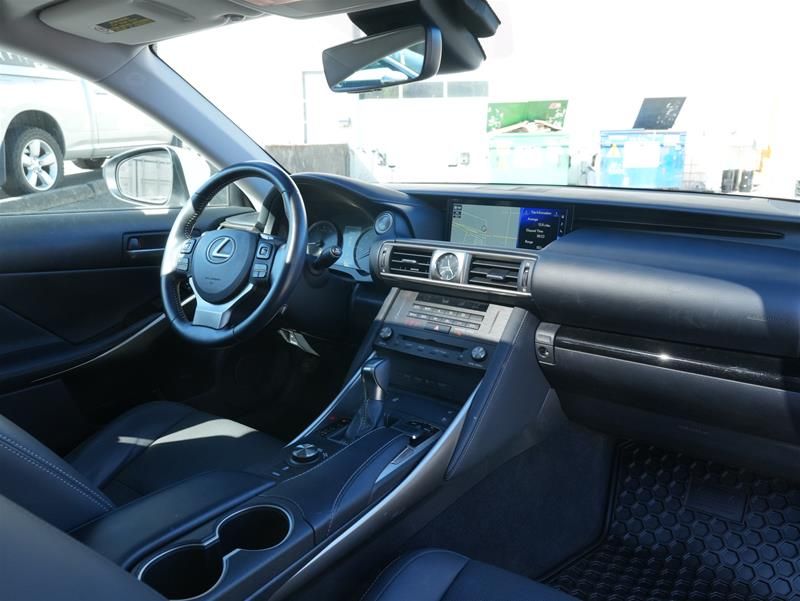 Lexus IS  2019 à Vancouver, Colombie-Britannique