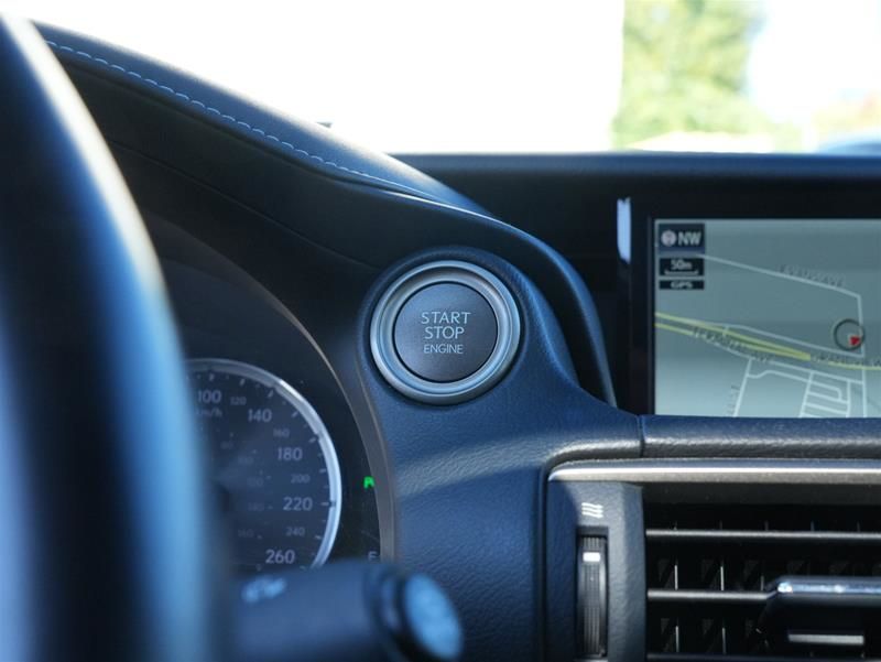 Lexus IS  2019 à Vancouver, Colombie-Britannique
