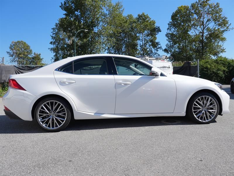 Lexus IS  2019 à Vancouver, Colombie-Britannique