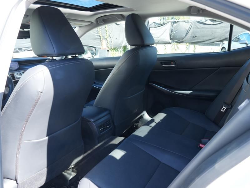 Lexus IS  2019 à Vancouver, Colombie-Britannique
