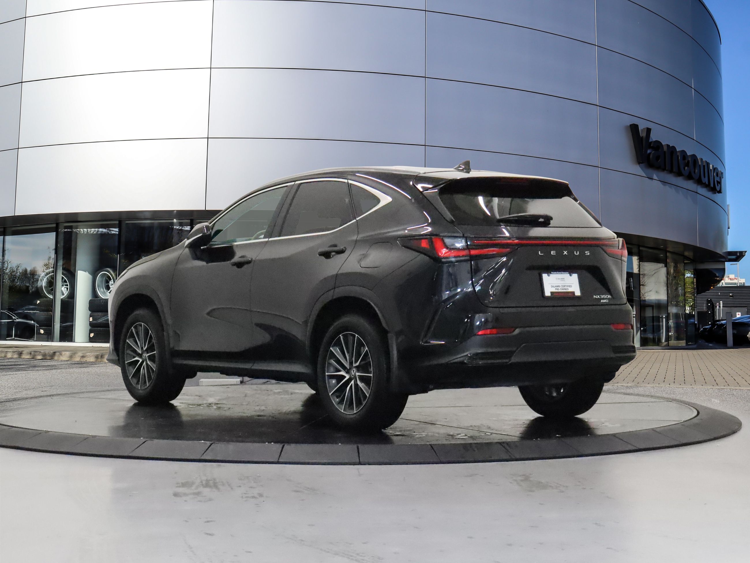 Lexus NXh  2024 à Vancouver, Colombie-Britannique