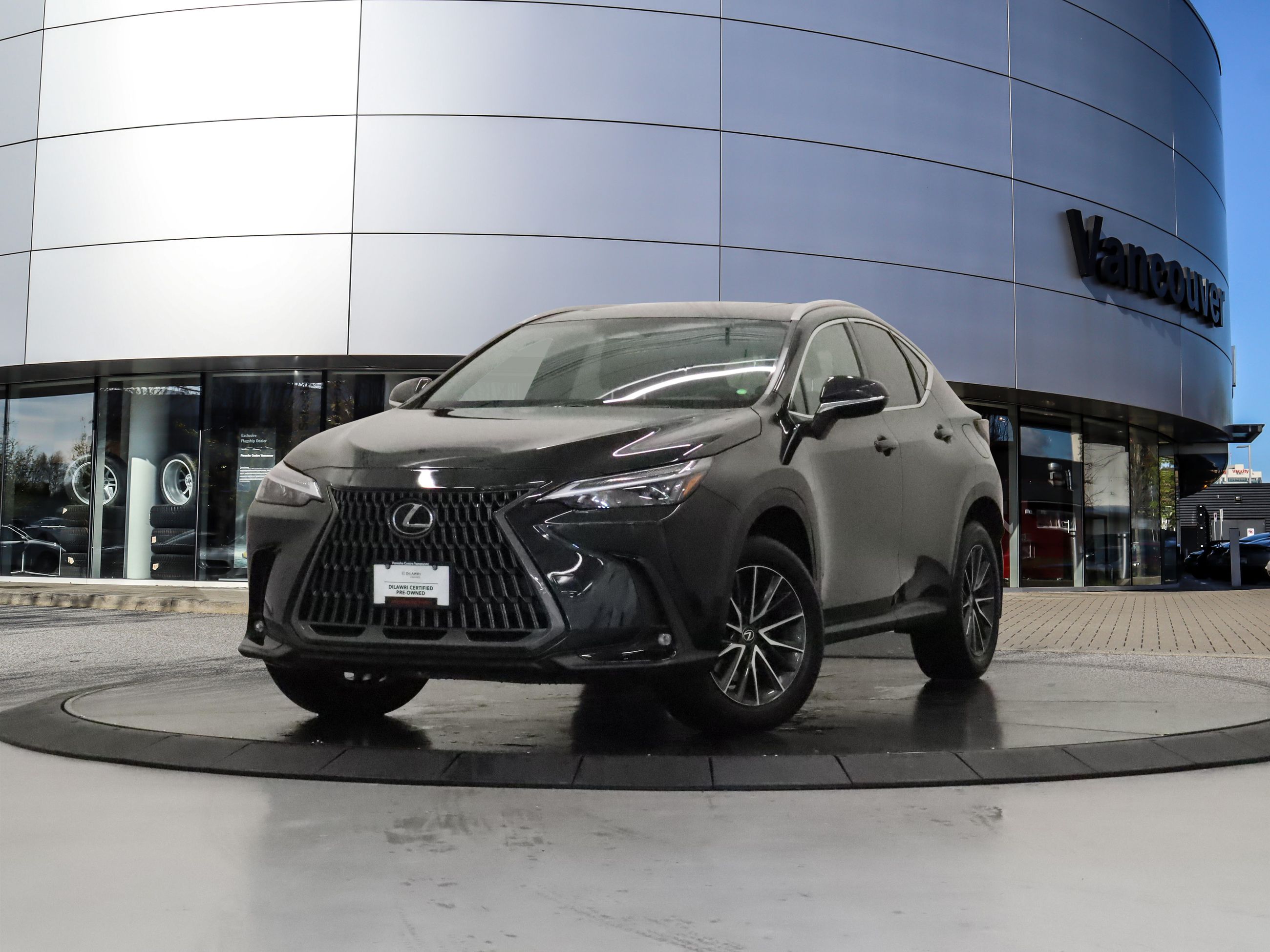 Lexus NXh  2024 à Vancouver, Colombie-Britannique