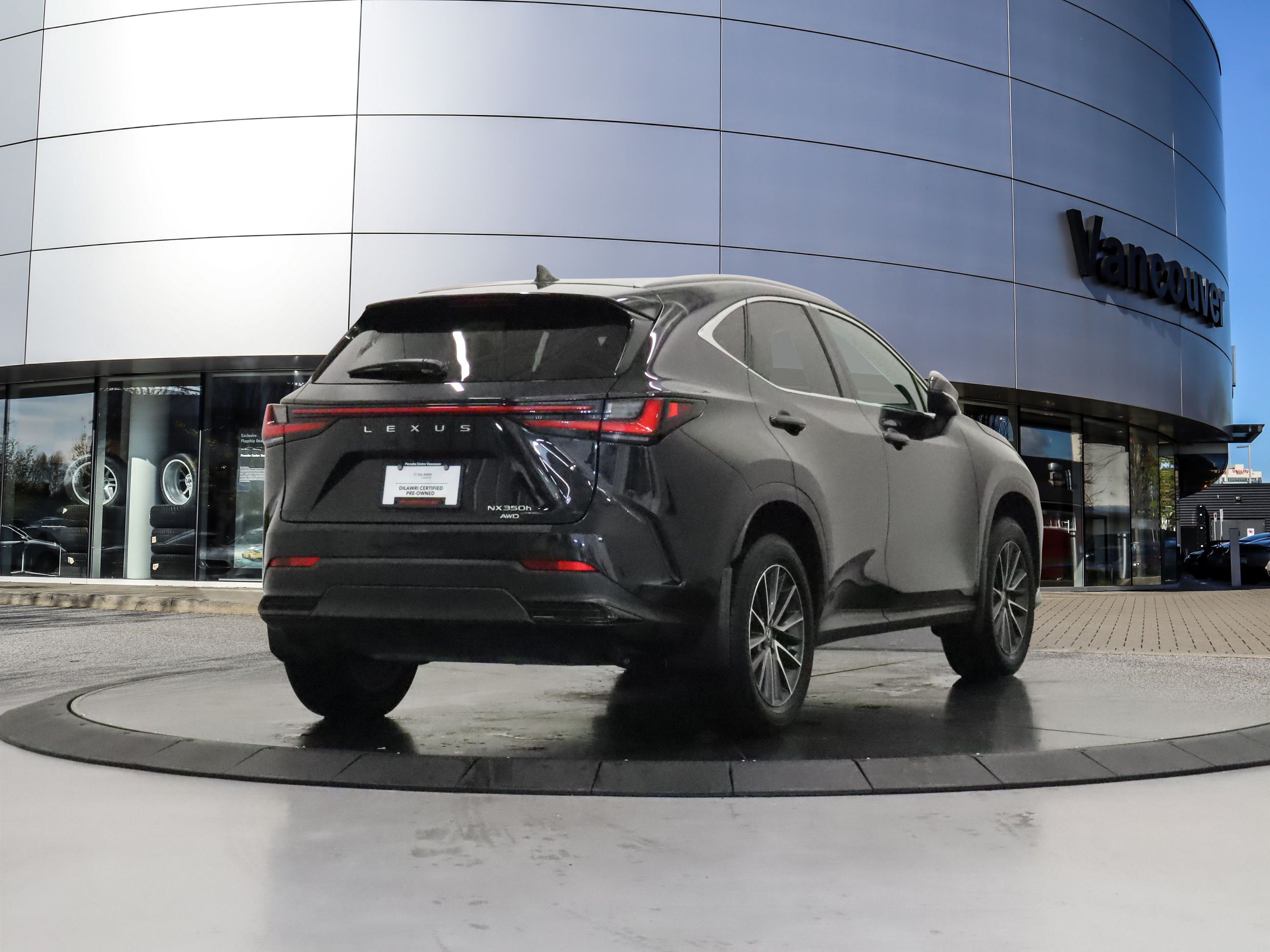 Lexus NXh  2024 à Vancouver, Colombie-Britannique