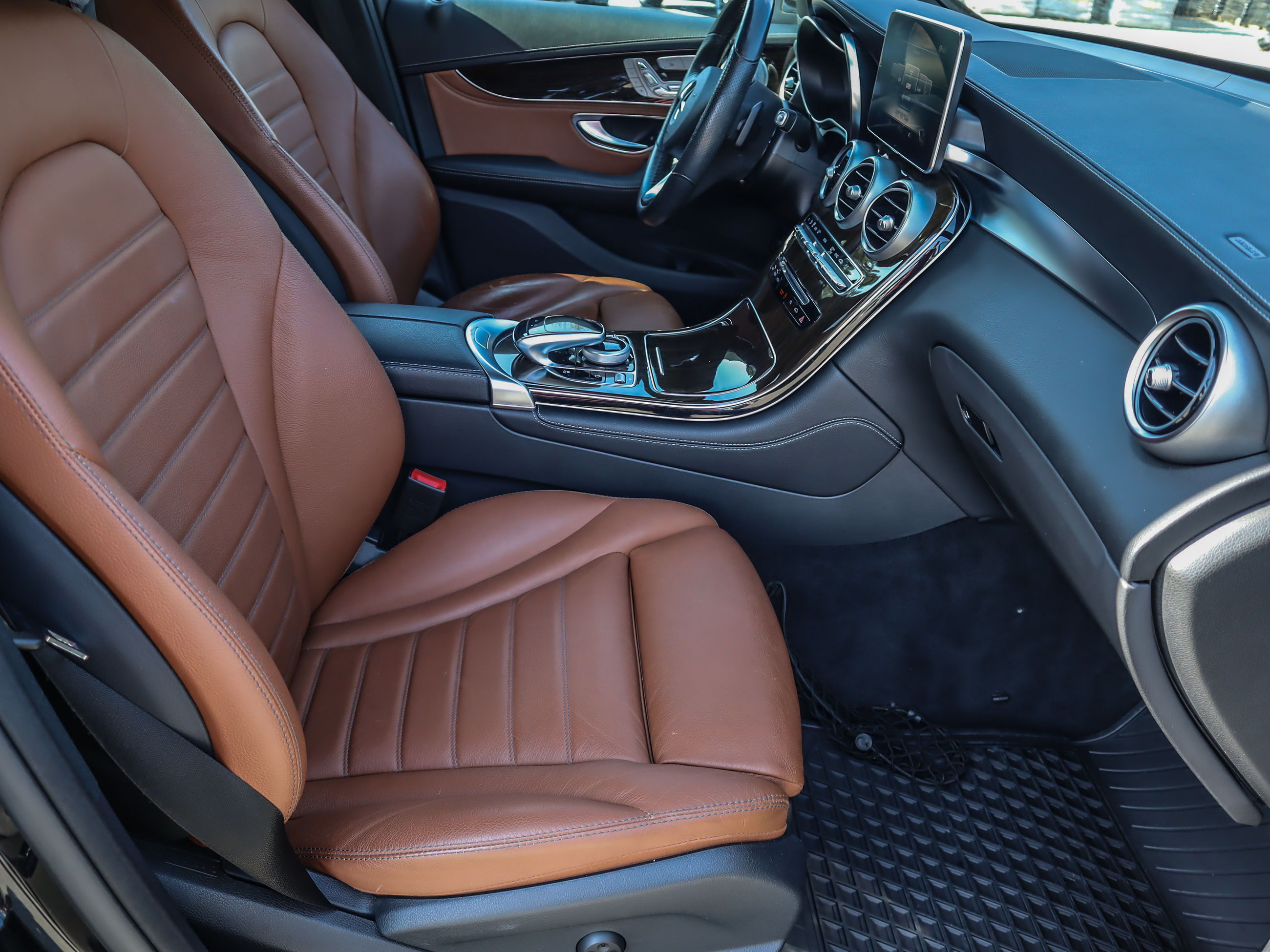 2016 Mercedes-Benz GLC300 in Vancouver, British Columbia