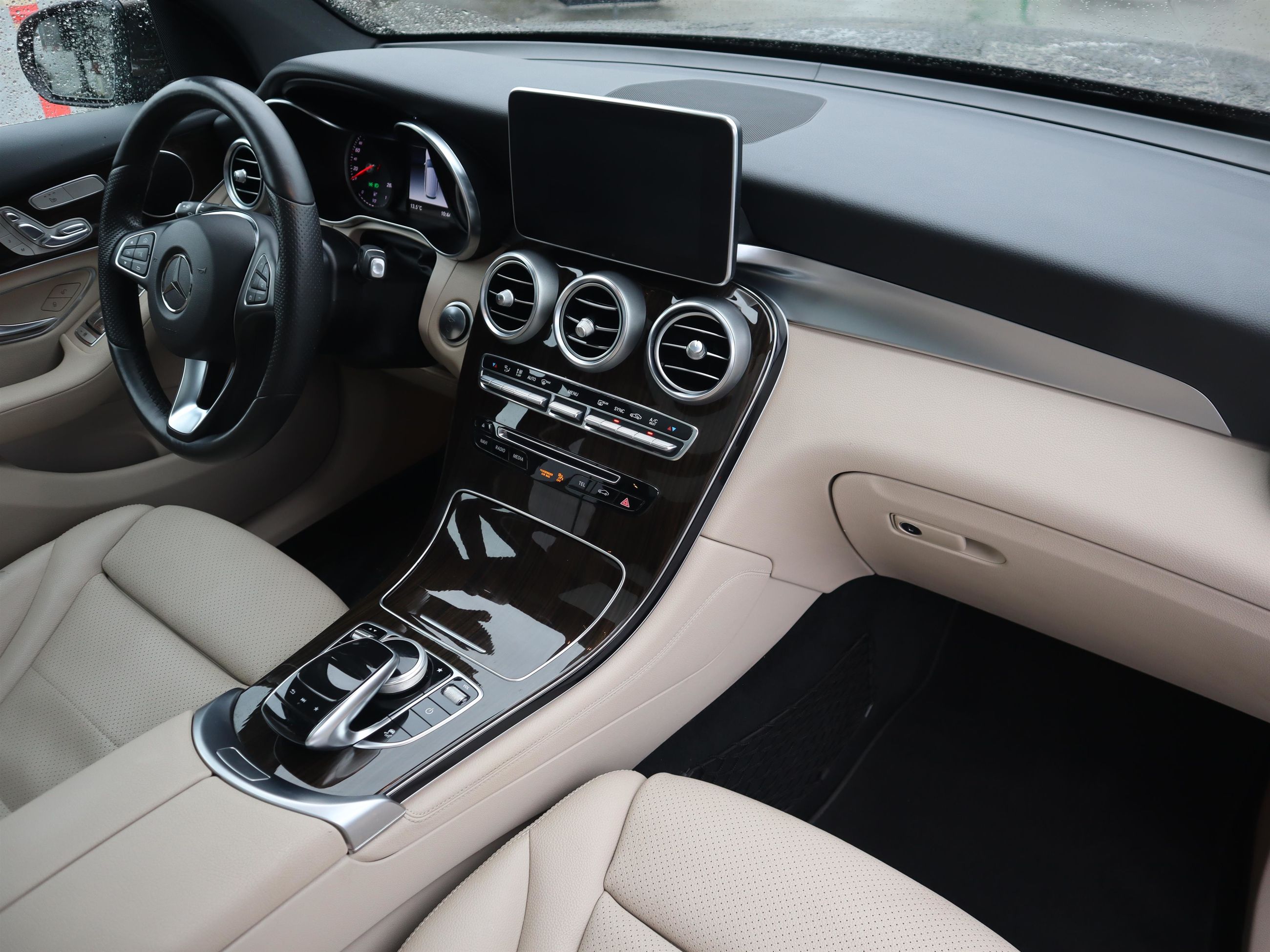 2018 Mercedes-Benz GLC300 in Vancouver, British Columbia