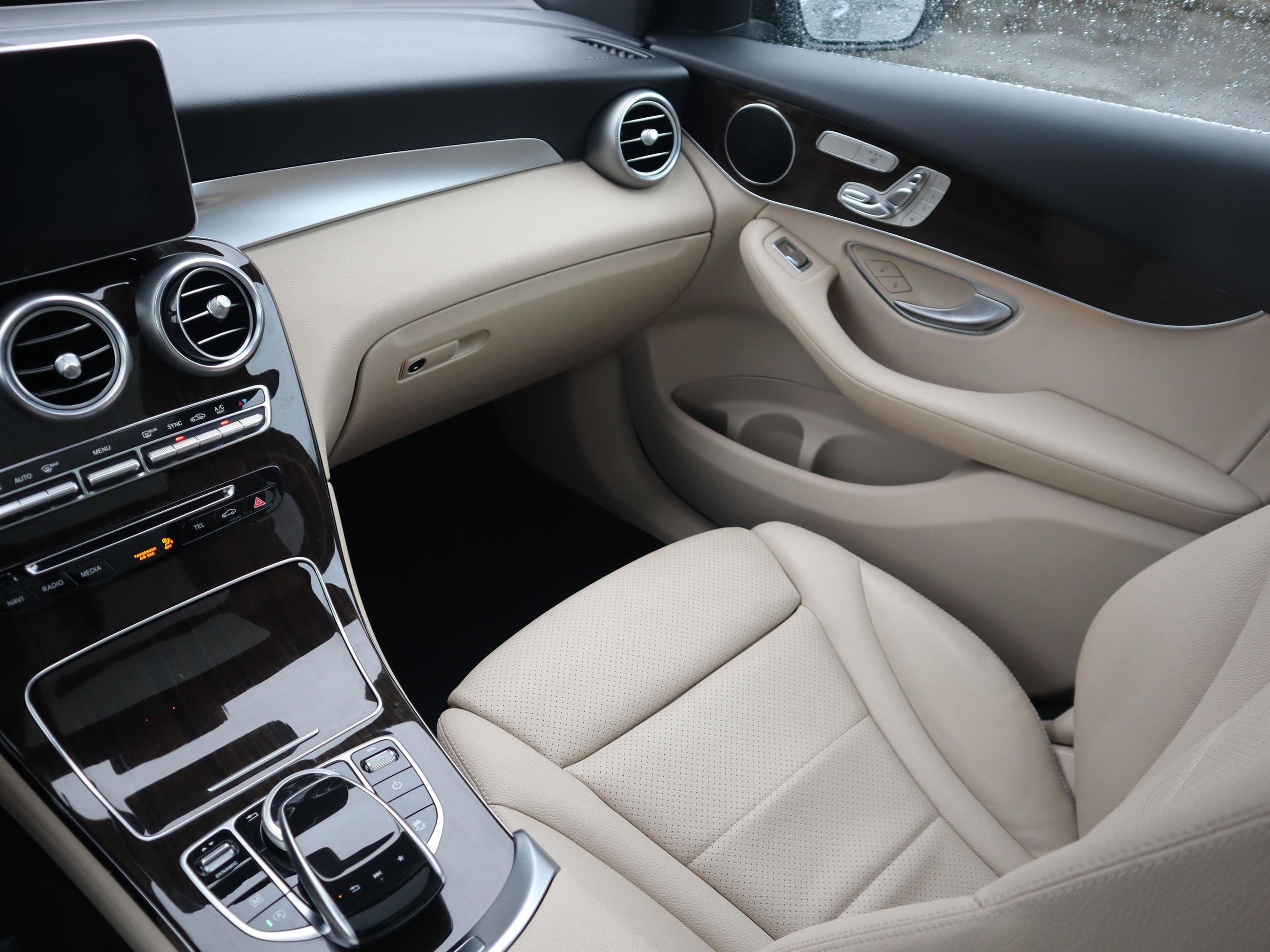 2018 Mercedes-Benz GLC300 in Vancouver, British Columbia