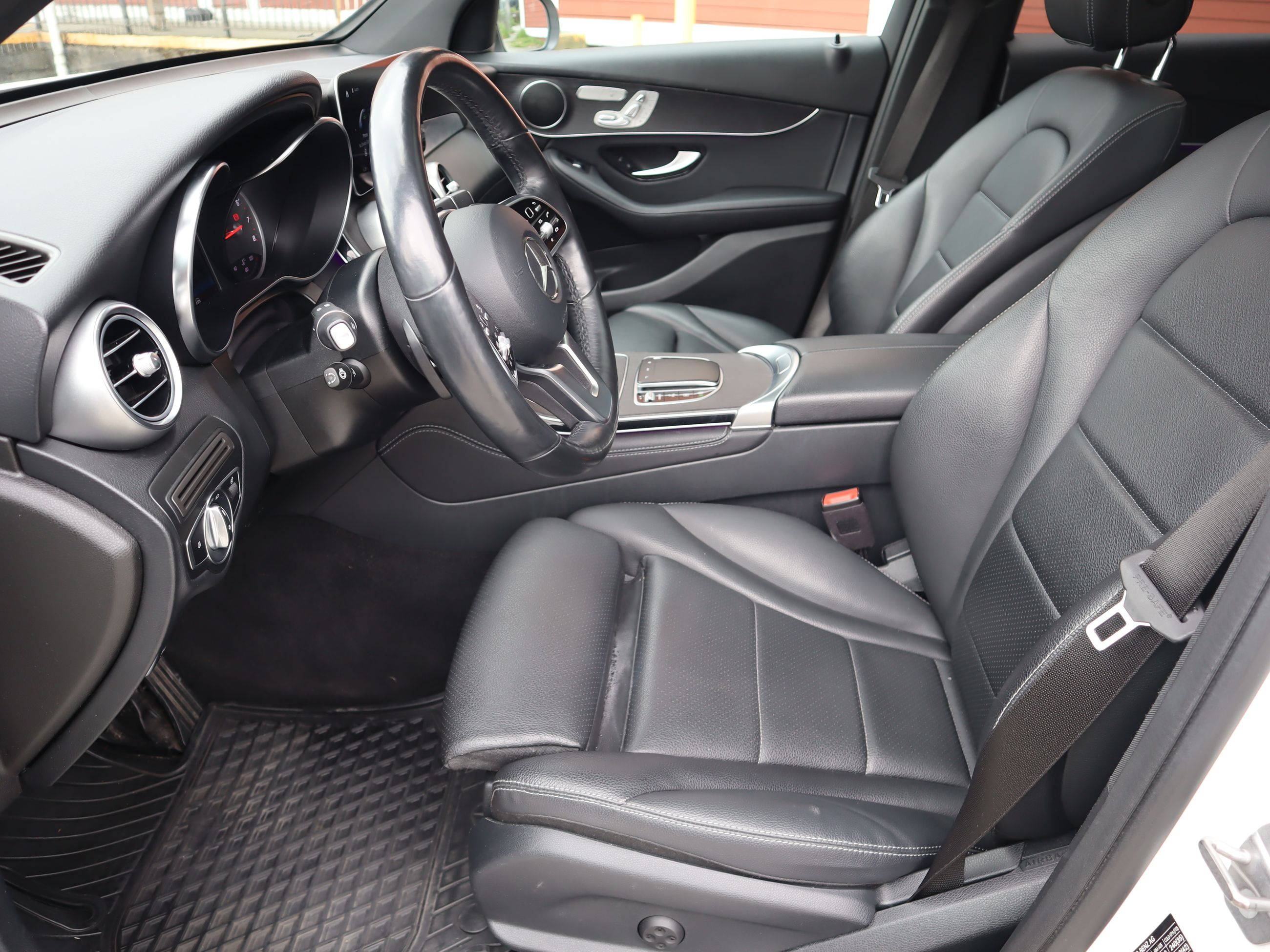 2021 Mercedes-Benz GLC300 in Vancouver, British Columbia