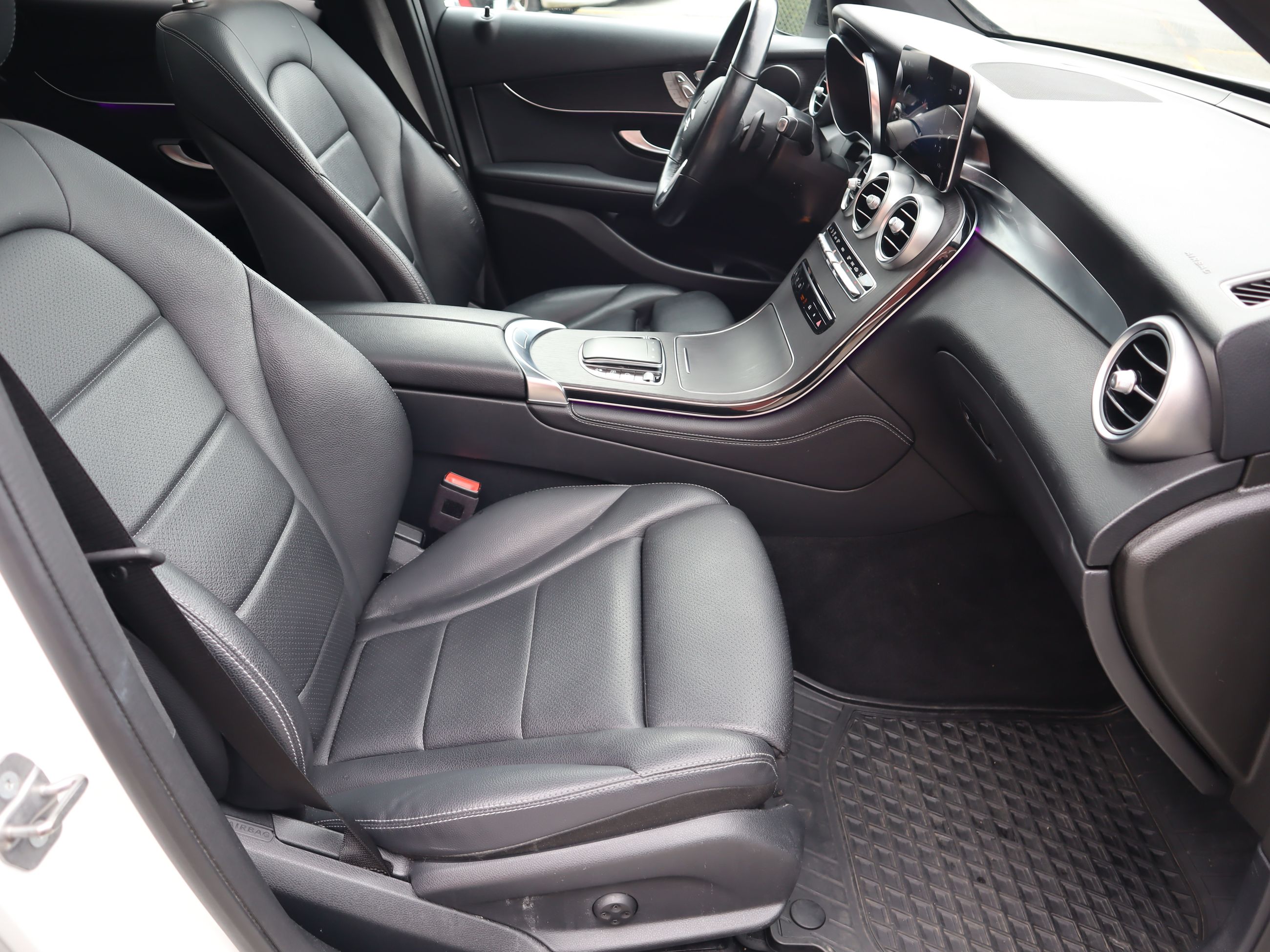 2021 Mercedes-Benz GLC300 in Vancouver, British Columbia