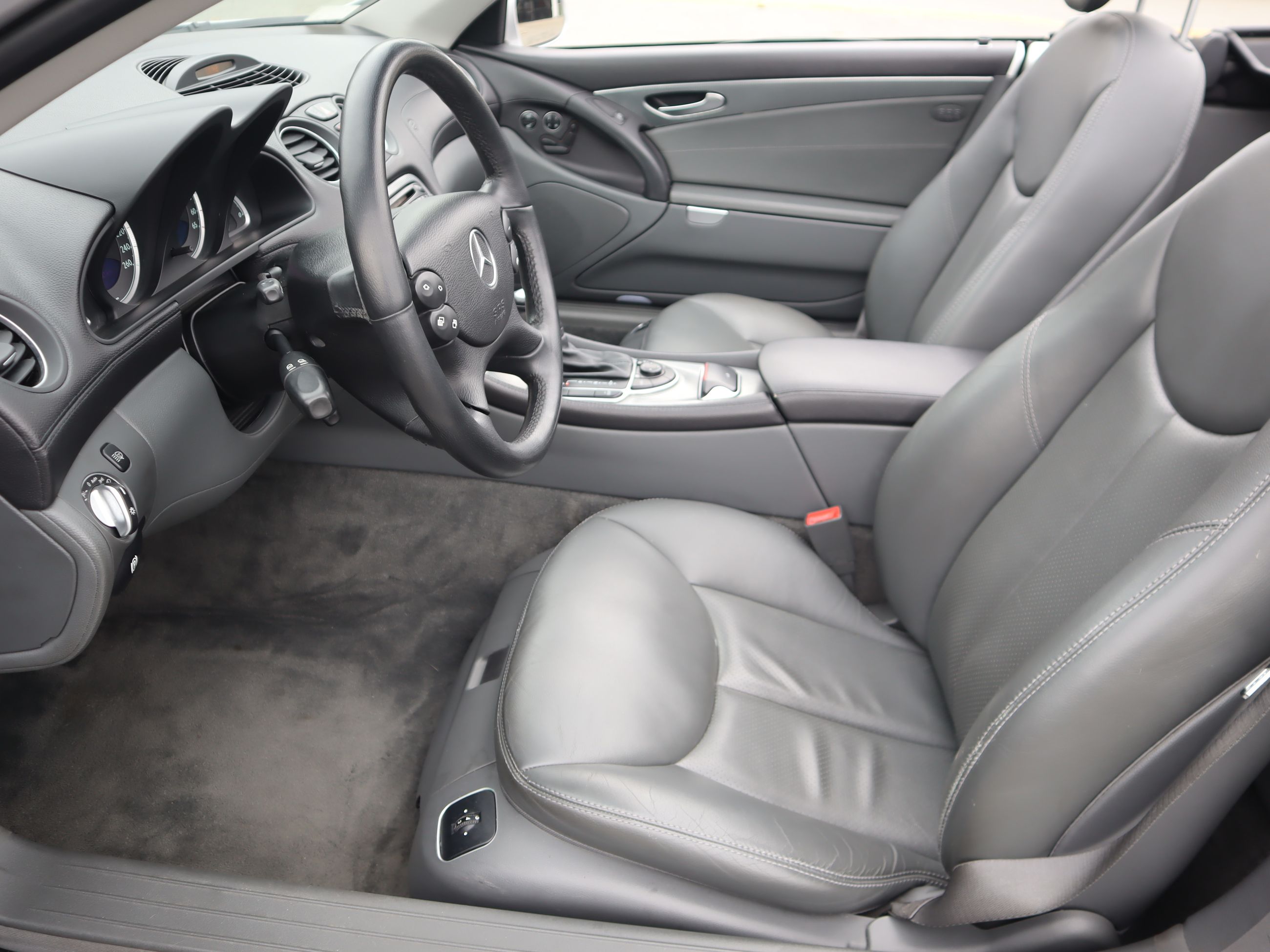 2004 Mercedes-Benz SL500 in Vancouver, British Columbia