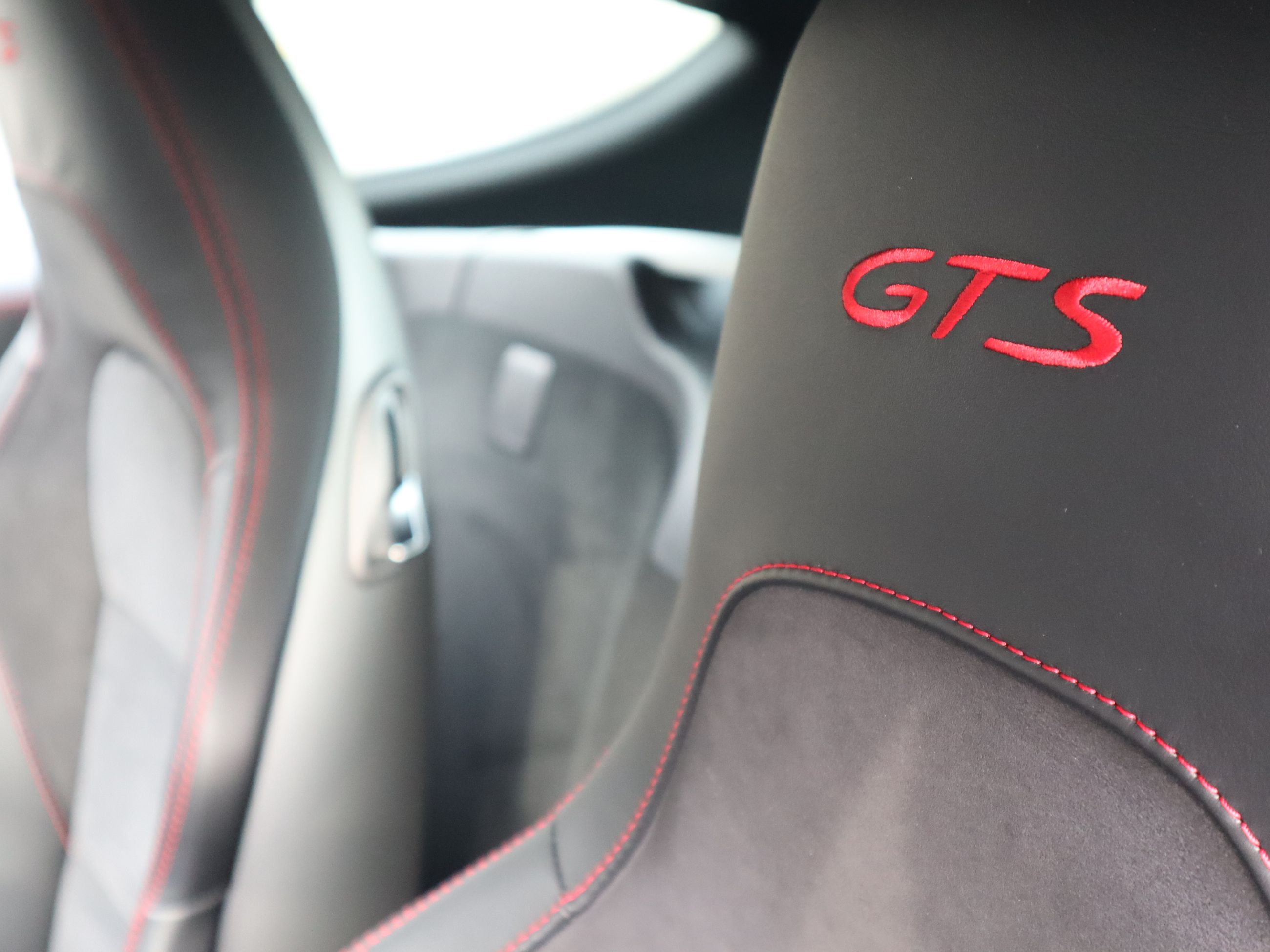 2018 Porsche 718 Cayman in Vancouver, British Columbia