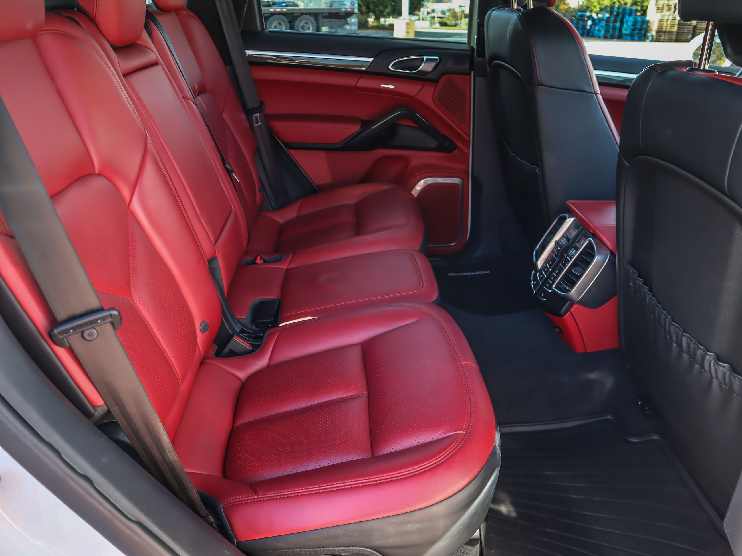 2016 Porsche Cayenne in Vancouver, British Columbia
