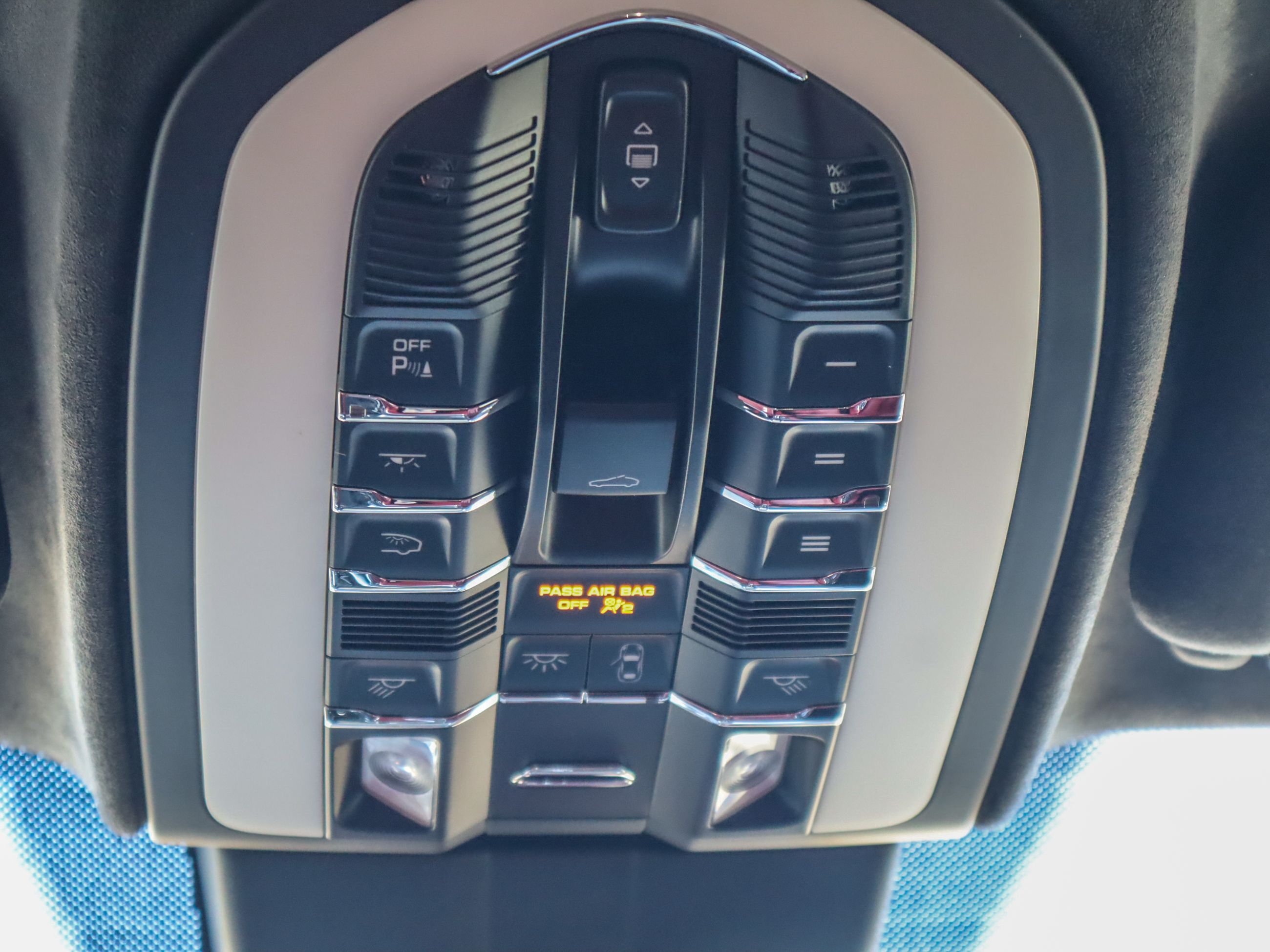 2016 Porsche Cayenne in Vancouver, British Columbia