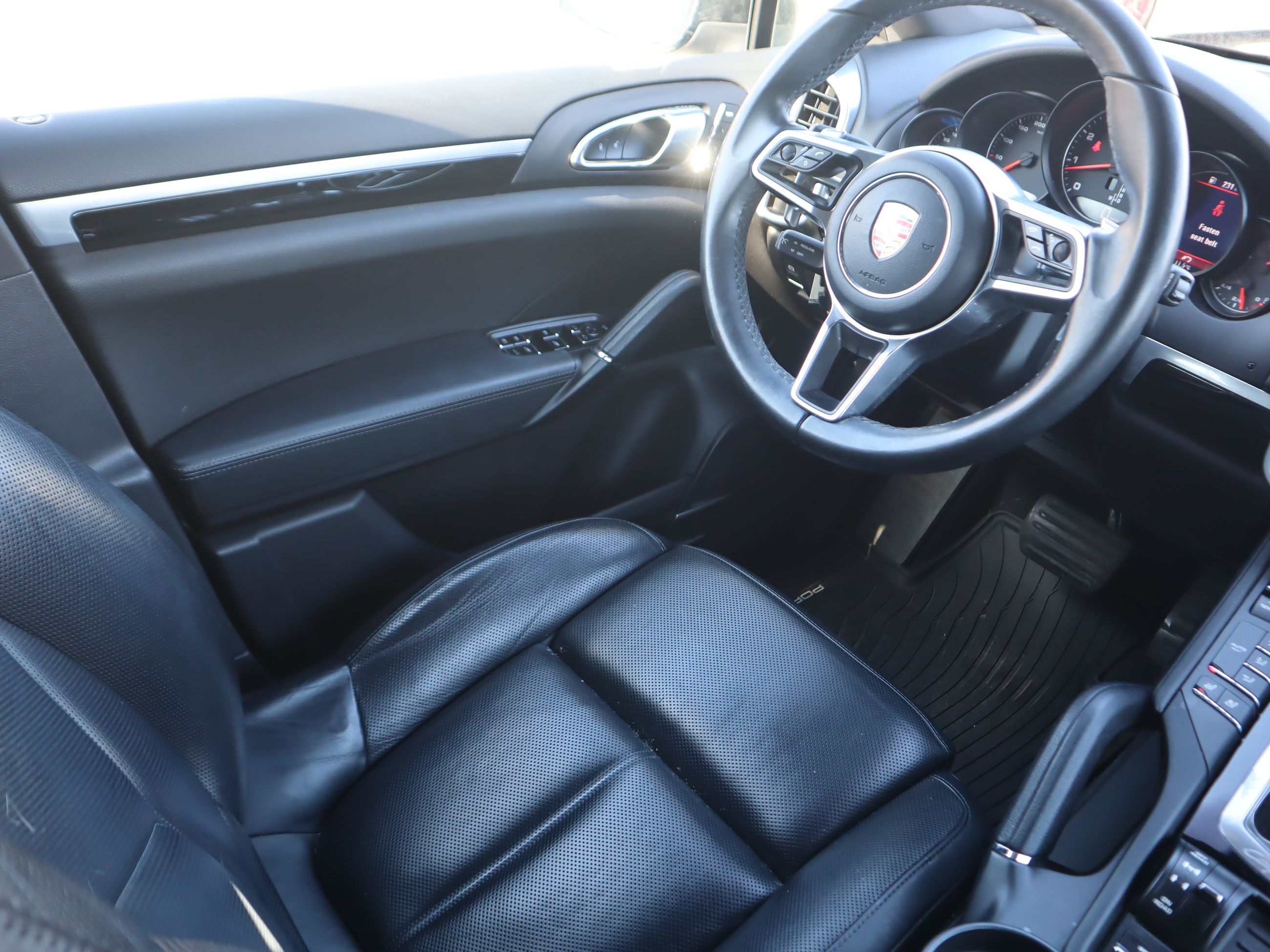 2016 Porsche Cayenne in Vancouver, British Columbia