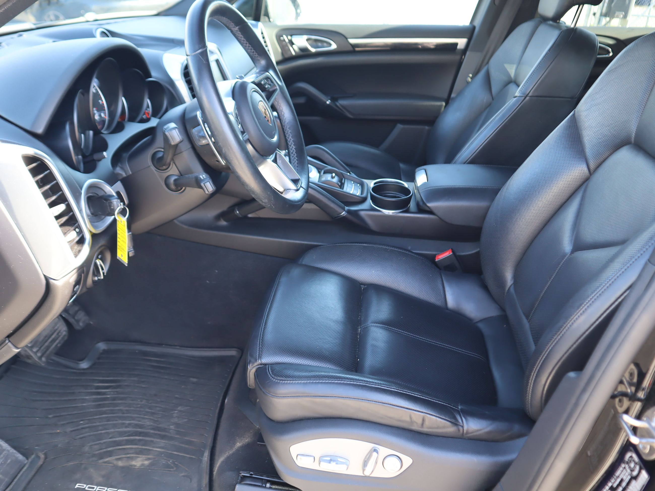 2016 Porsche Cayenne in Vancouver, British Columbia