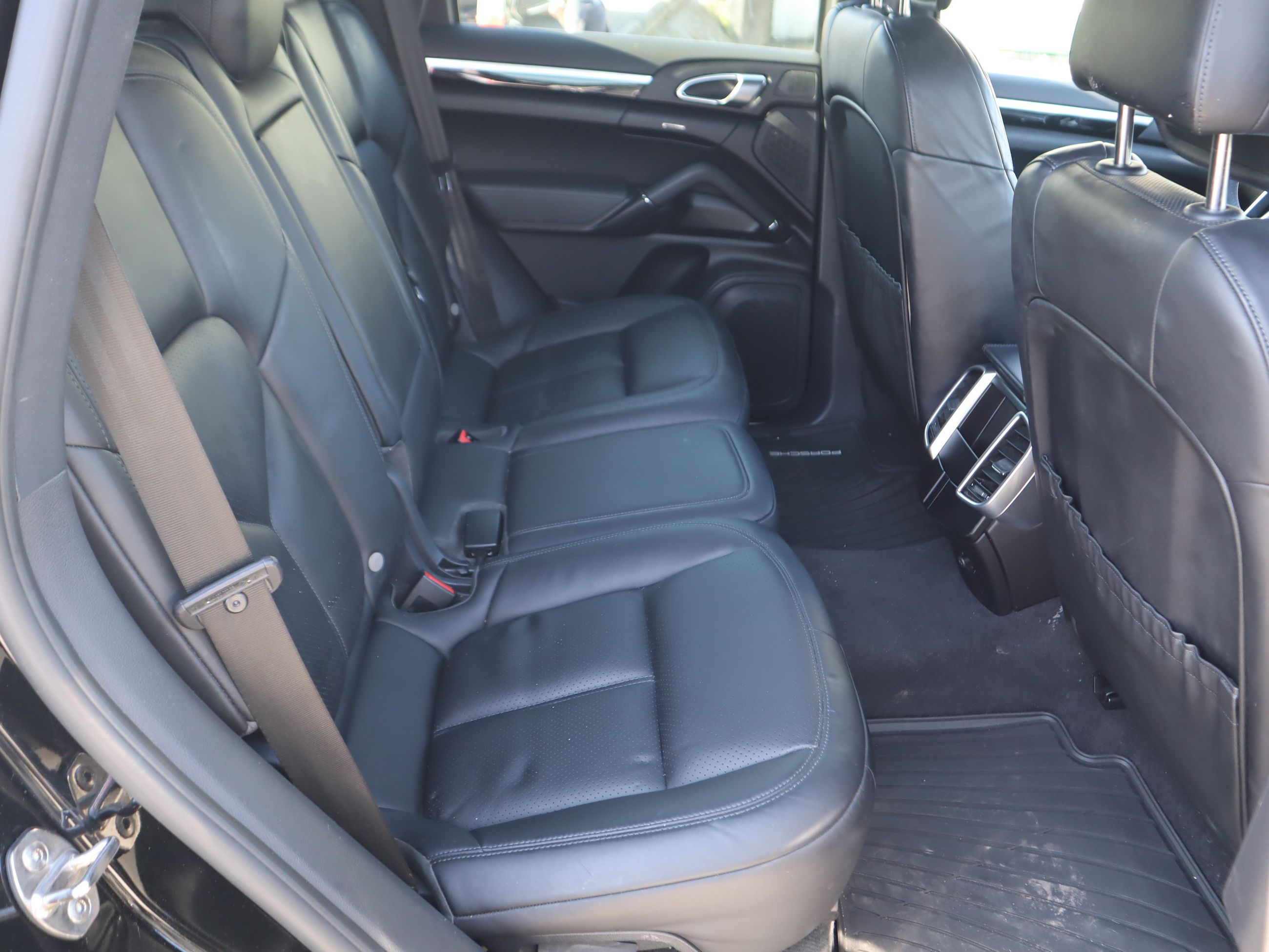 2016 Porsche Cayenne in Vancouver, British Columbia