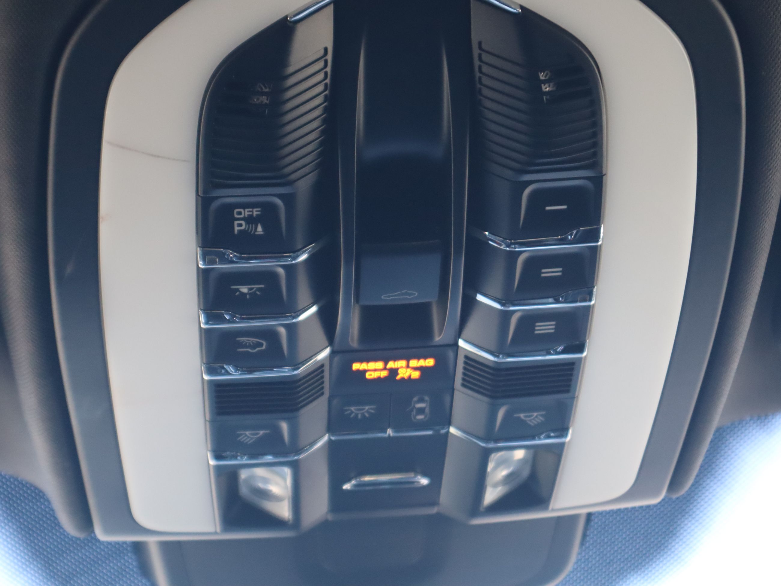 2016 Porsche Cayenne in Vancouver, British Columbia