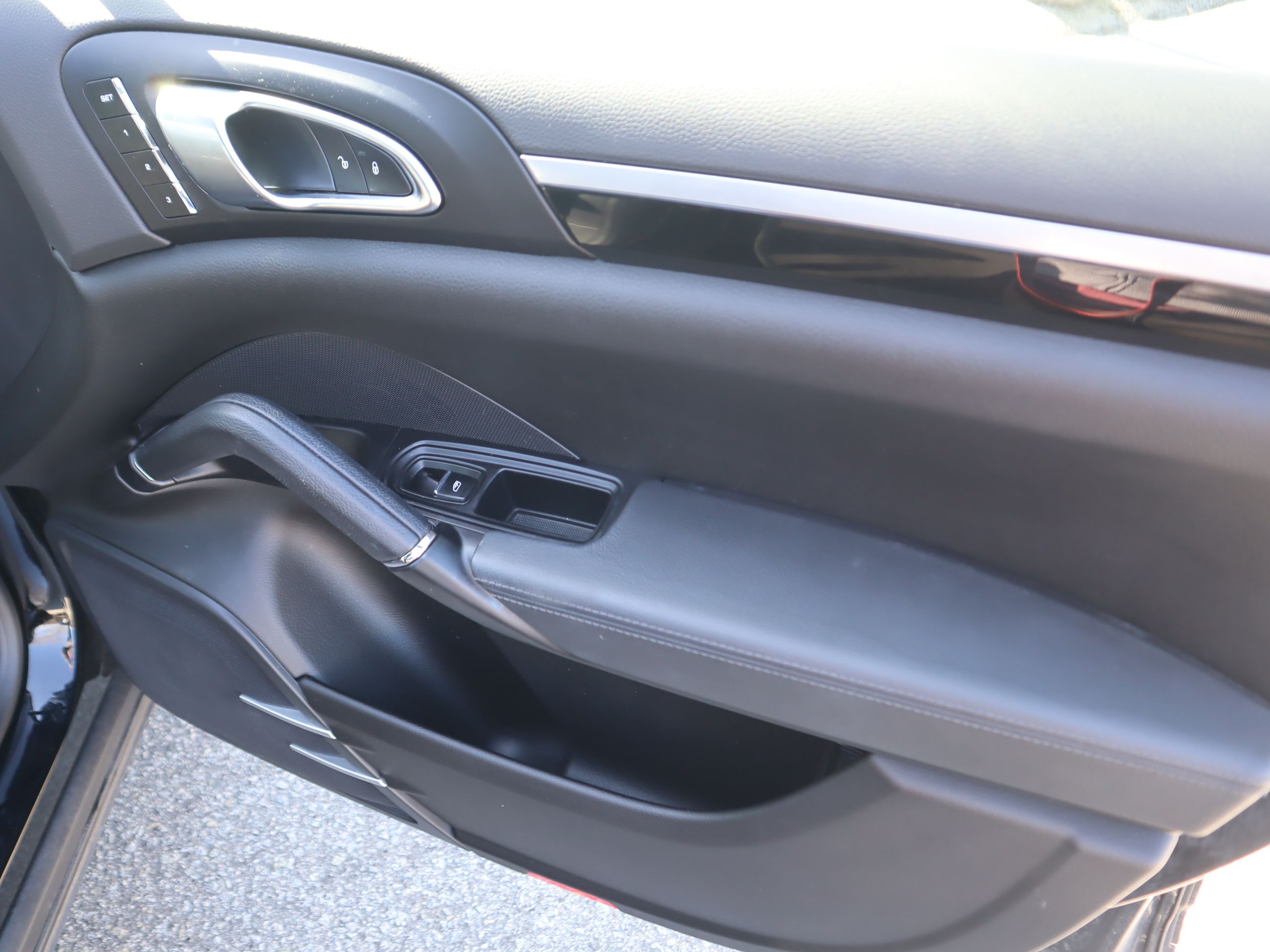 2016 Porsche Cayenne in Vancouver, British Columbia