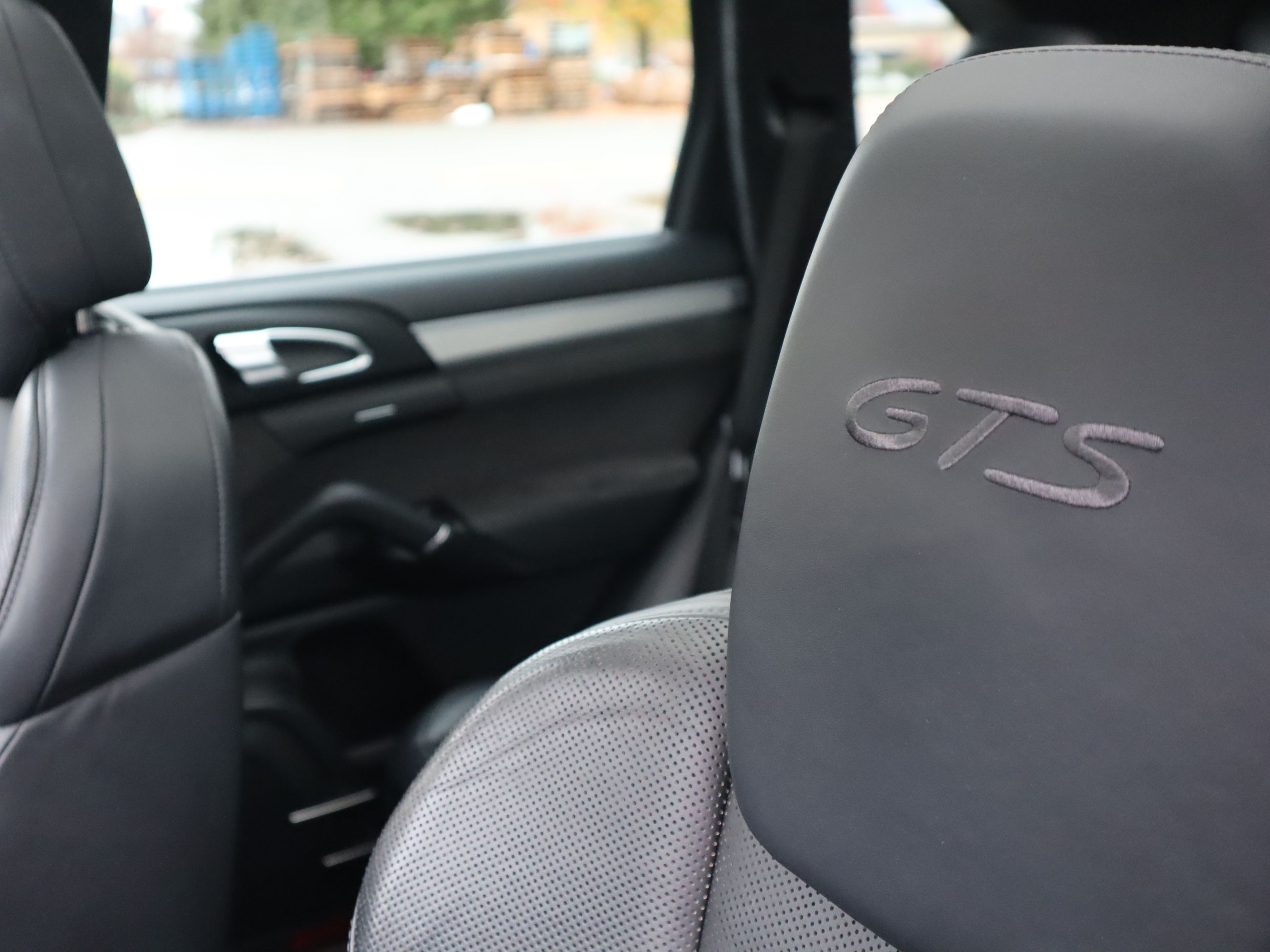 2017 Porsche Cayenne in Vancouver, British Columbia