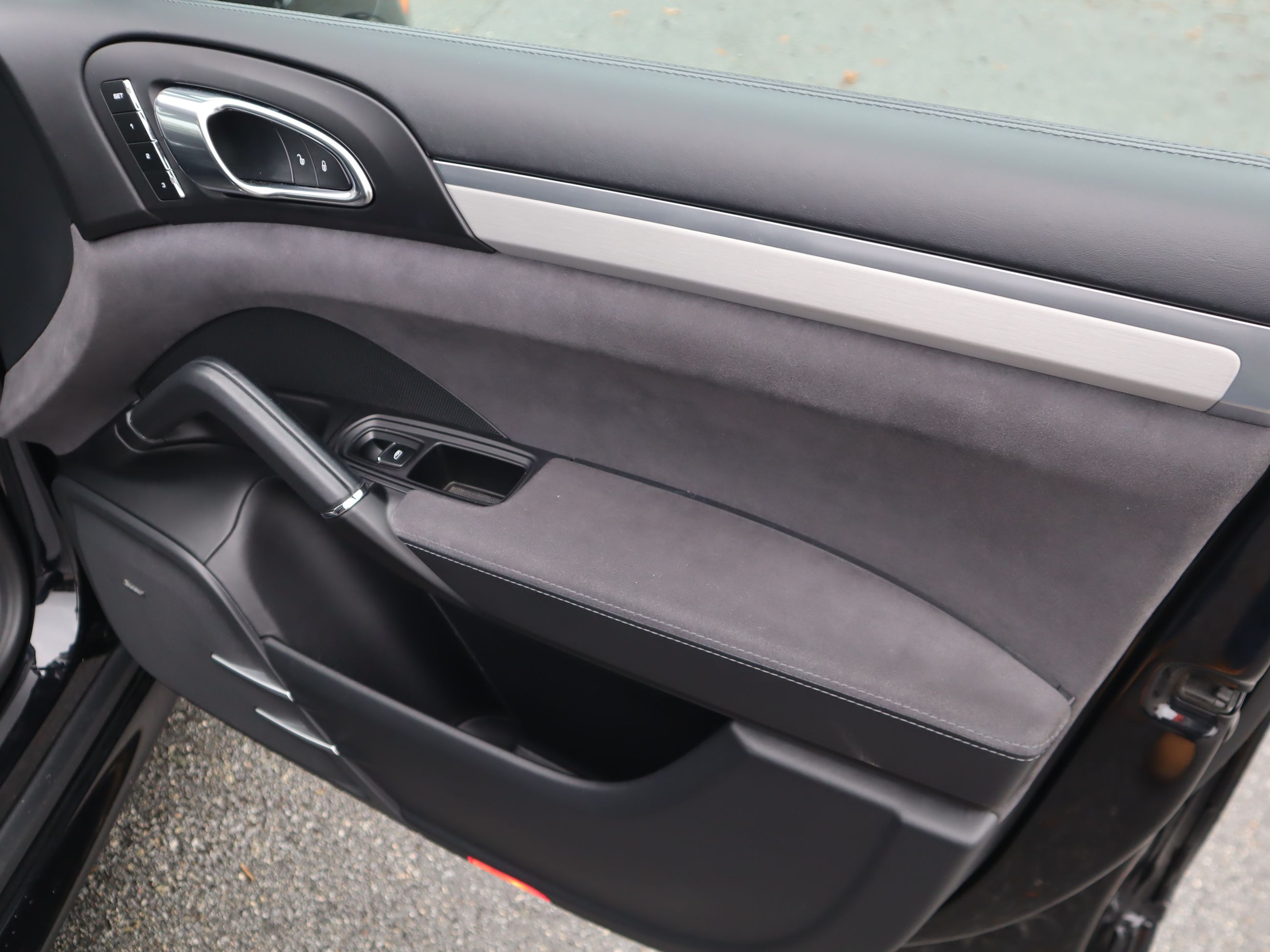 2017 Porsche Cayenne in Vancouver, British Columbia