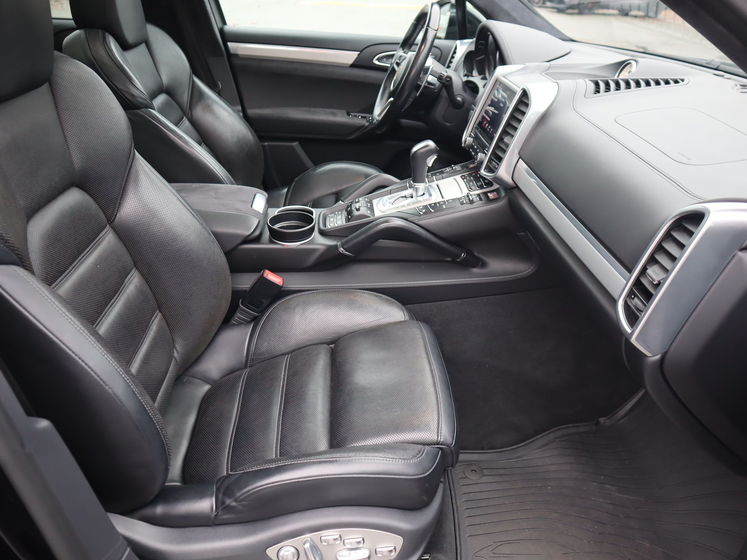 2017 Porsche Cayenne in Vancouver, British Columbia