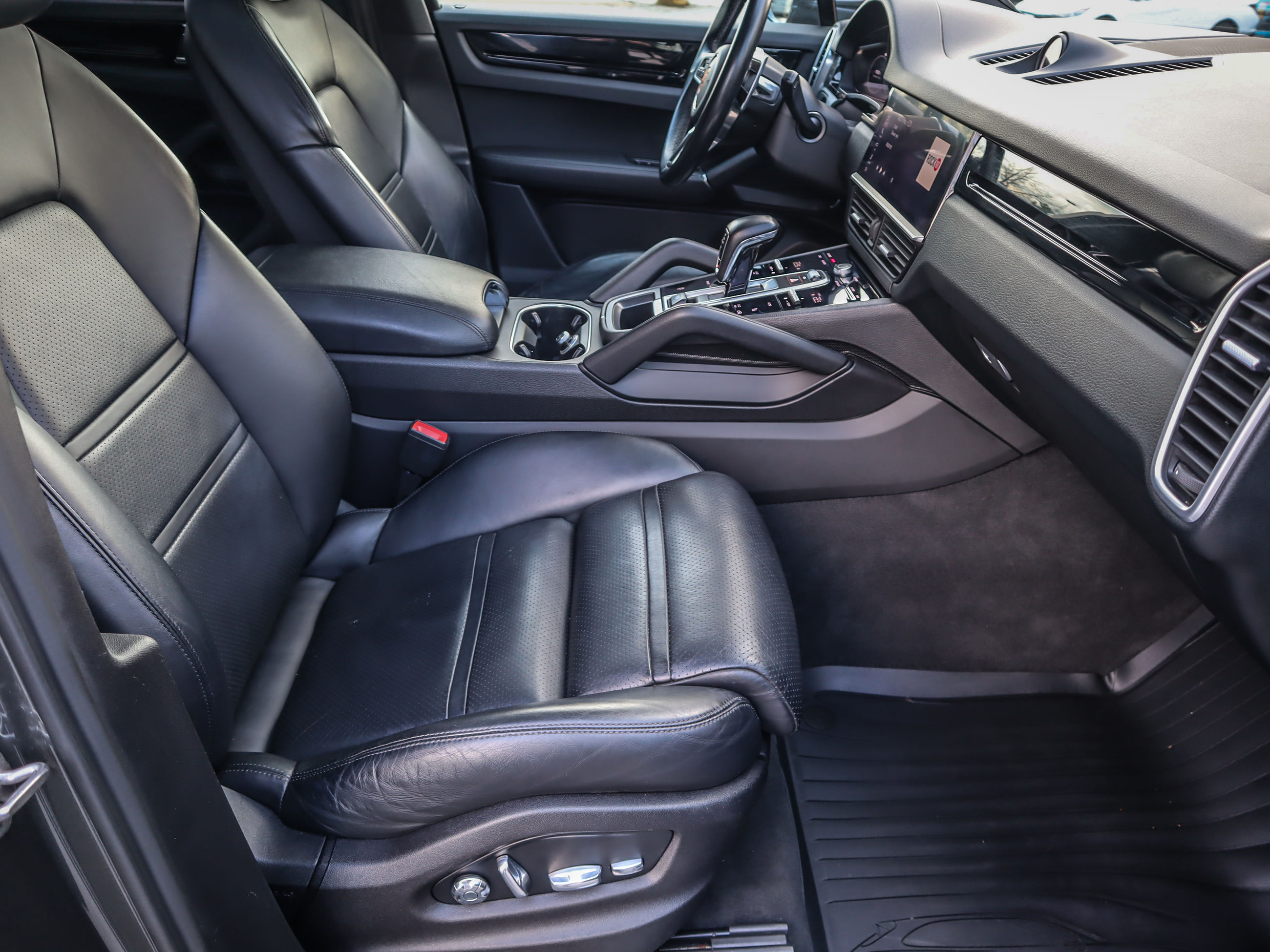 Porsche Cayenne  2019 à Vancouver, Colombie-Britannique