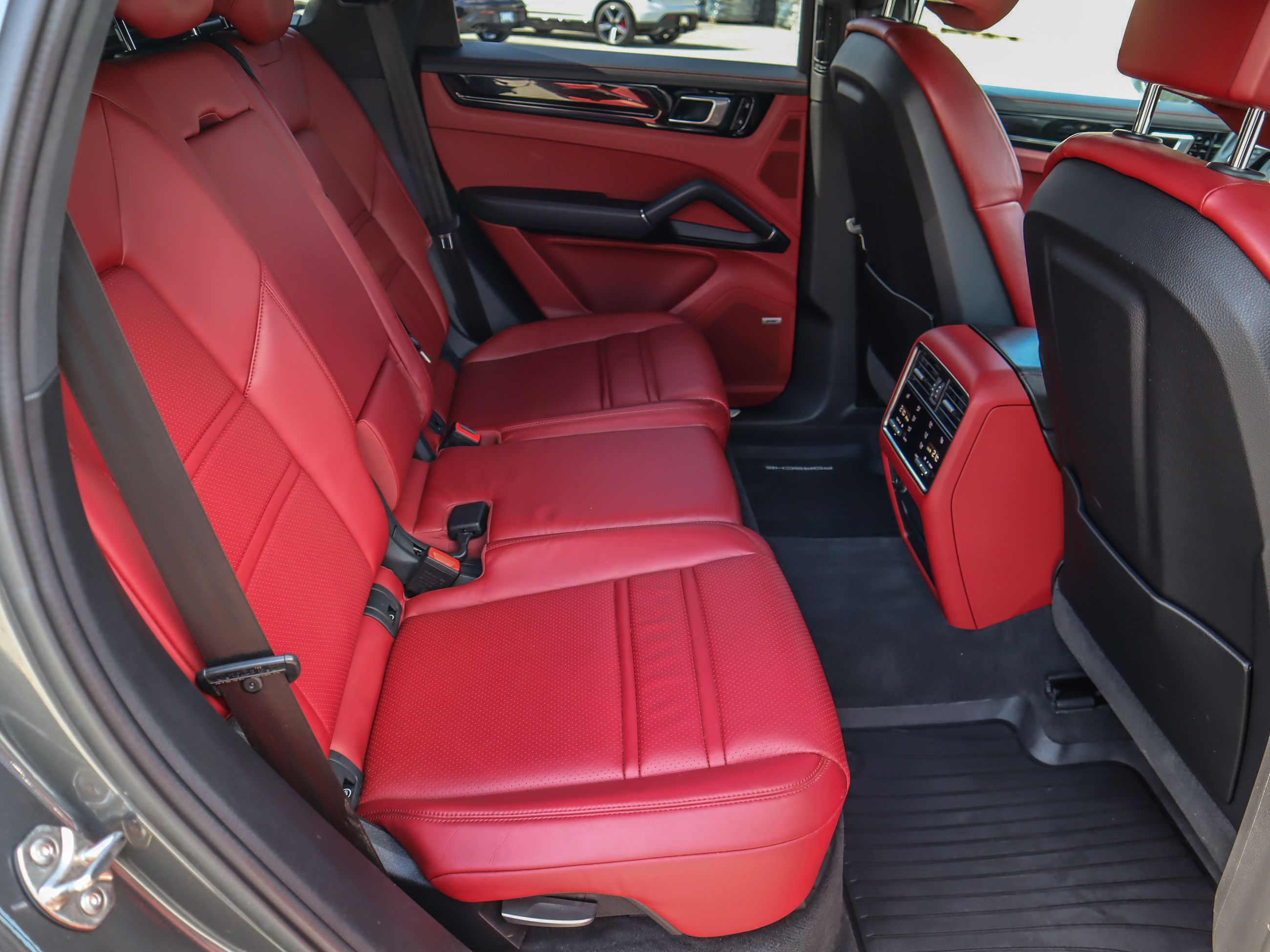 2021 Porsche Cayenne in Vancouver, British Columbia
