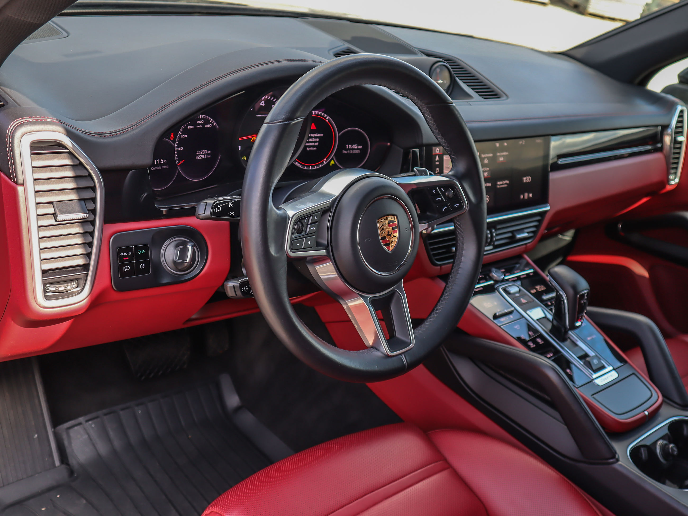 2021 Porsche Cayenne in Vancouver, British Columbia