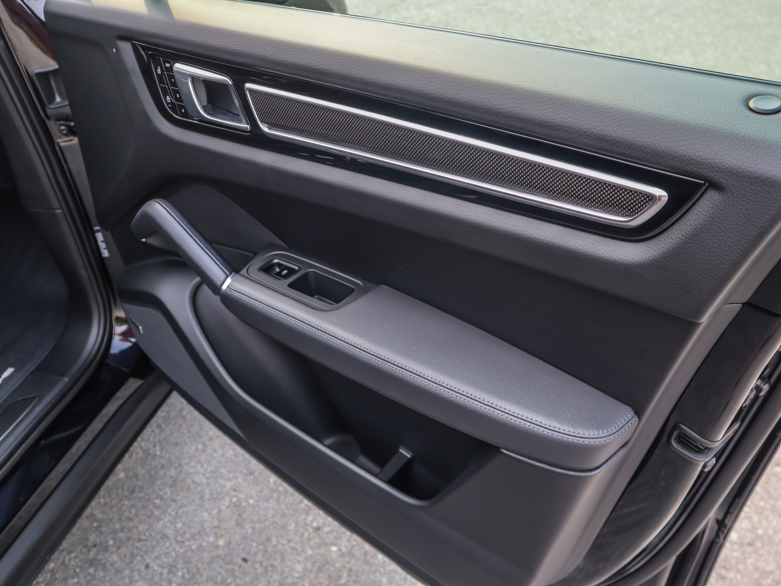 2021 Porsche Cayenne in Vancouver, British Columbia