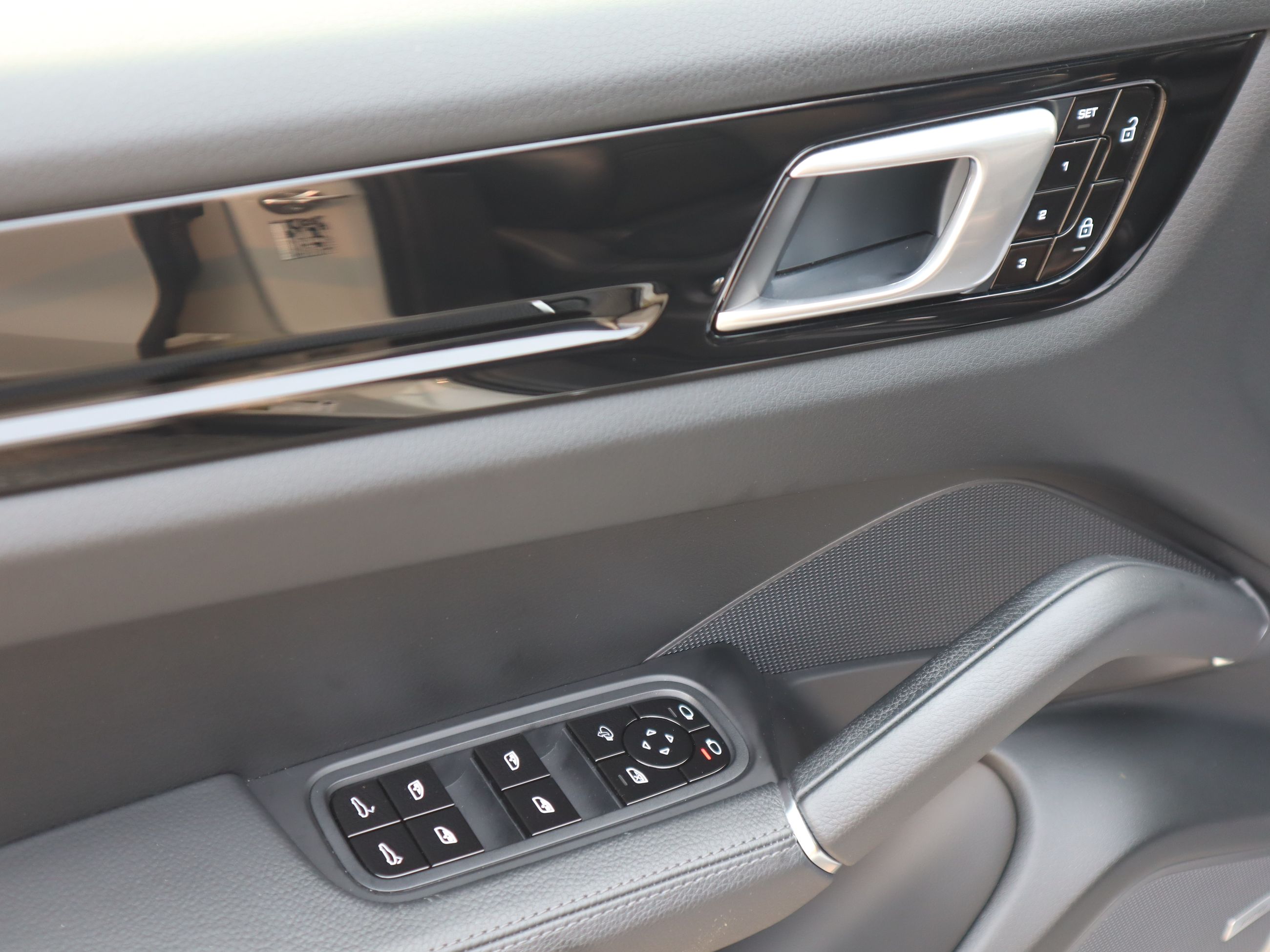 2021 Porsche Cayenne in Vancouver, British Columbia