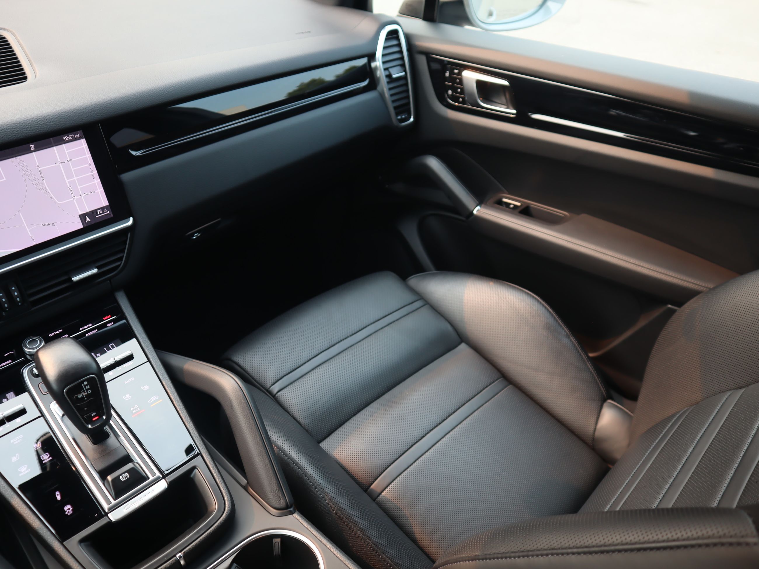 2021 Porsche Cayenne in Vancouver, British Columbia