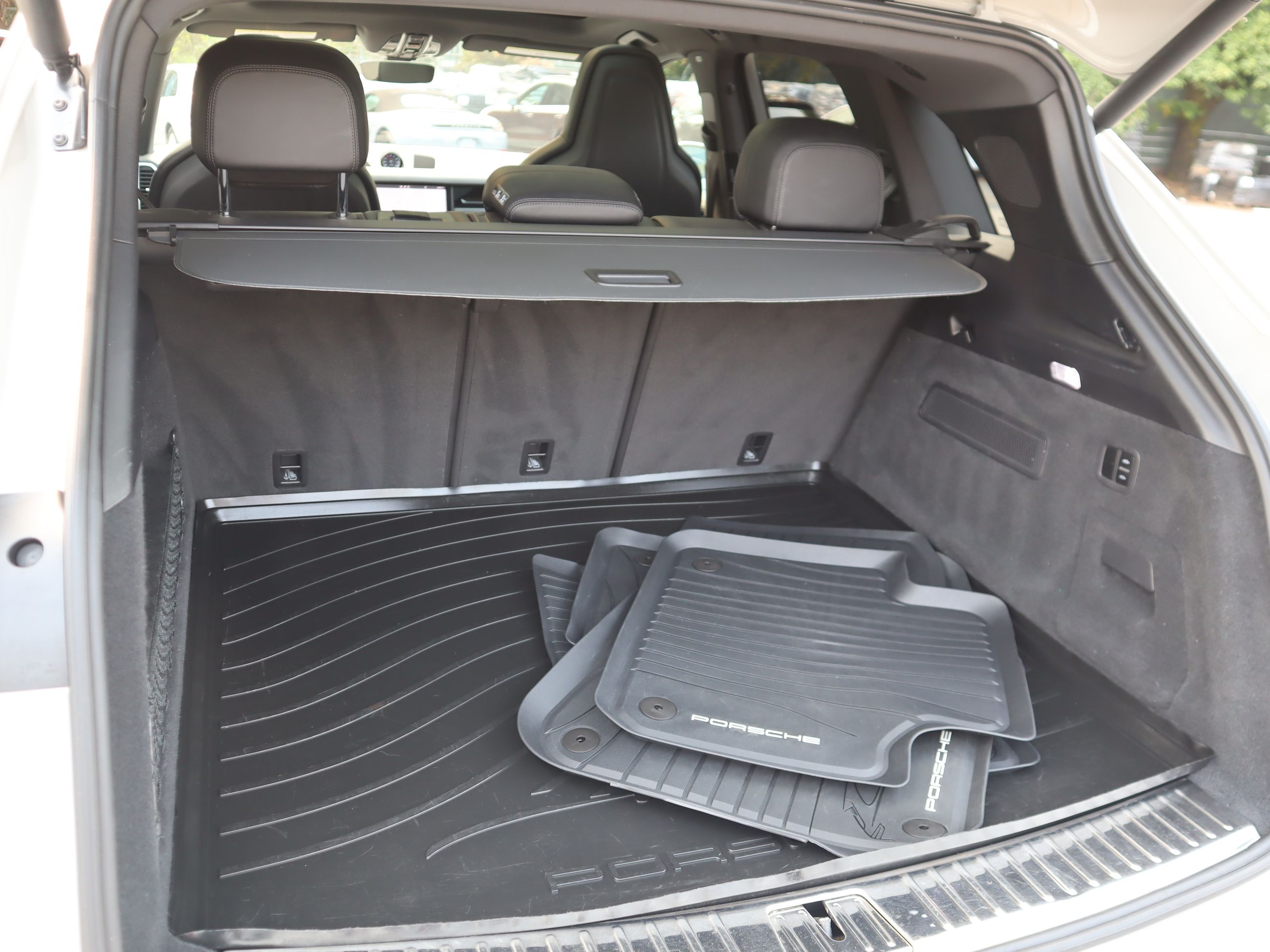 2021 Porsche Cayenne in Vancouver, British Columbia